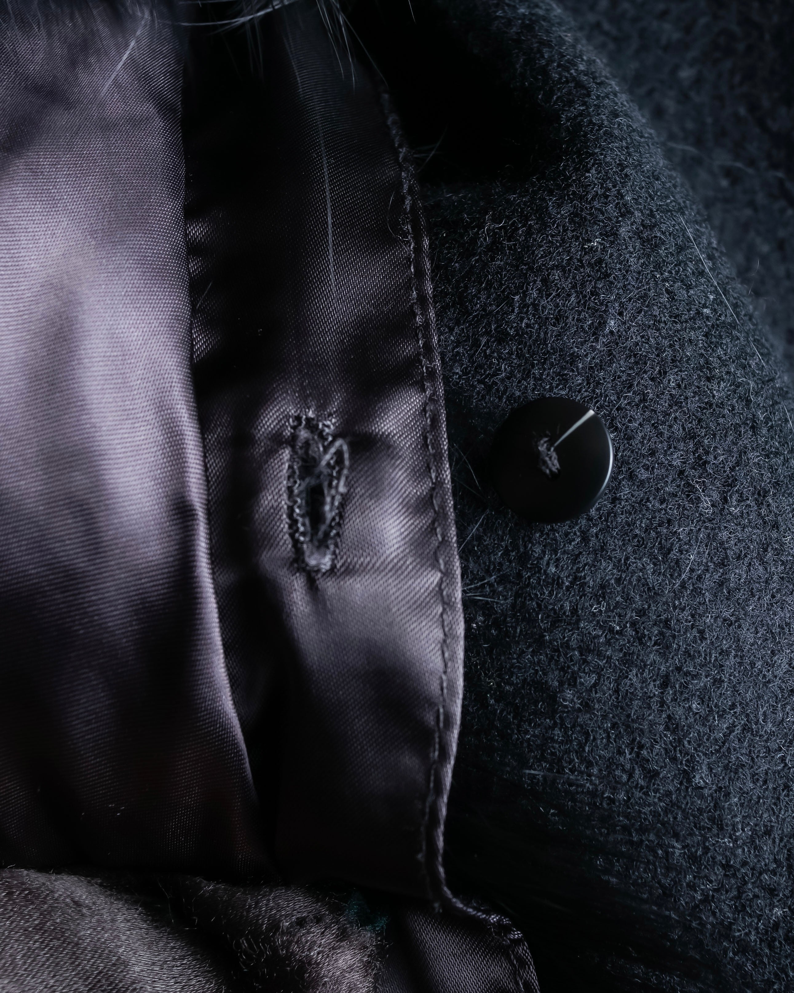 "DIANE VON FURSTENBERG" Fur docking design belted long coat