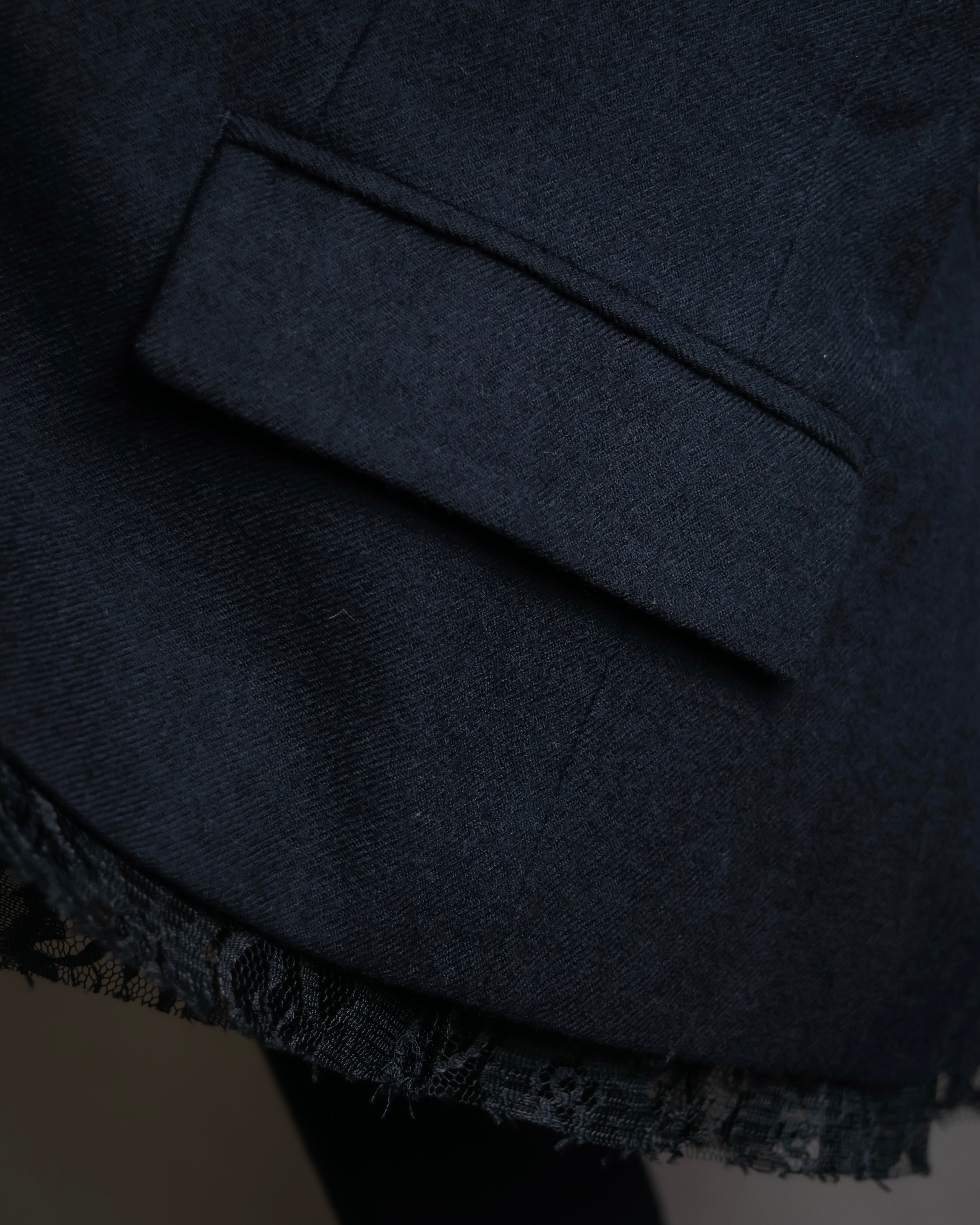 "tricot COMME des GARCONS" 
2001AW Lace-switched design tailored jacket