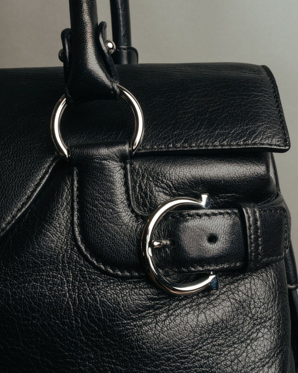 “Salvatore Ferragamo“ 00’s-10’s Gancini ring hardware leather shoulder bag