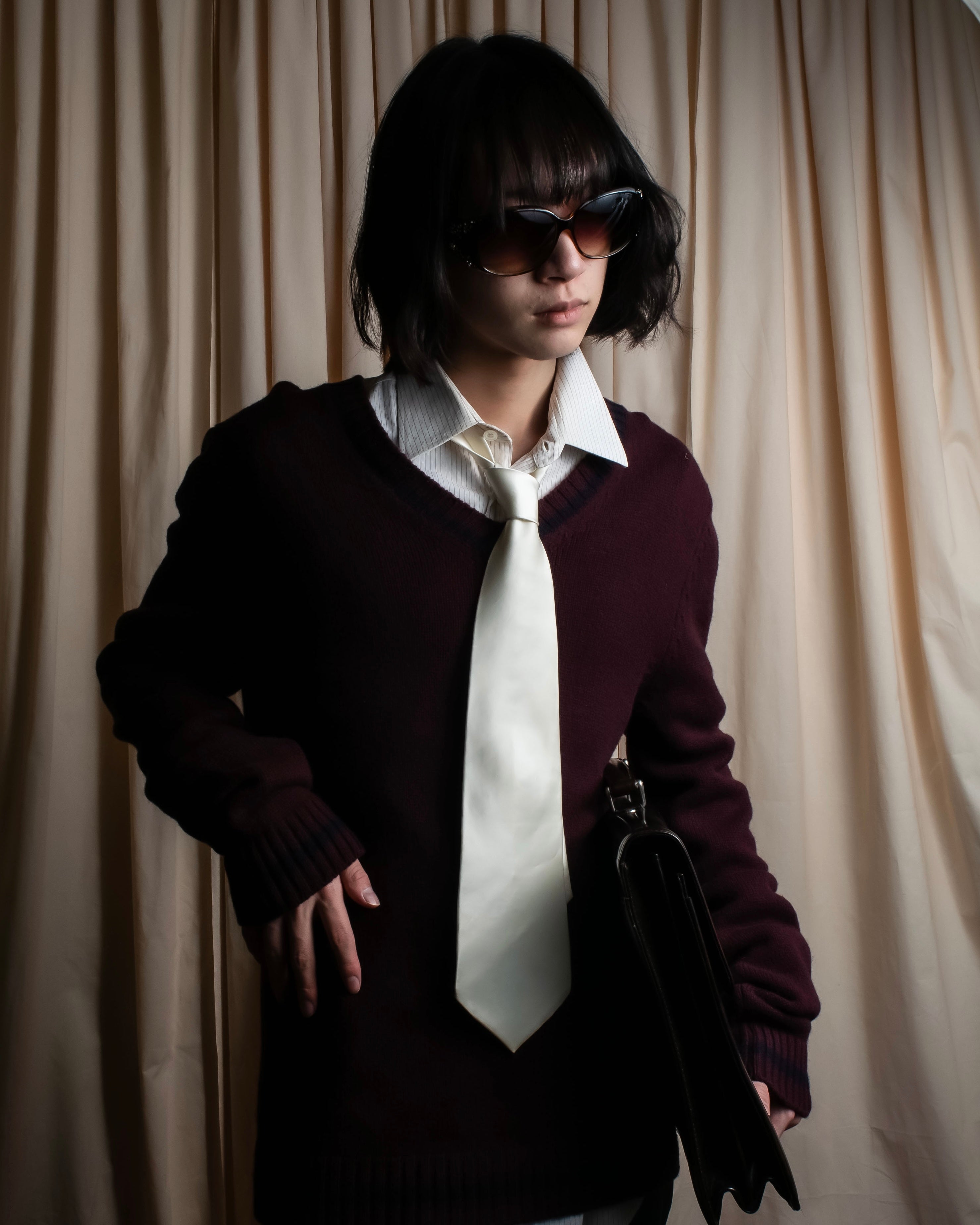 "COMME des GARCONS HOMME PLUS" Beautiful glossy cupra white necktie