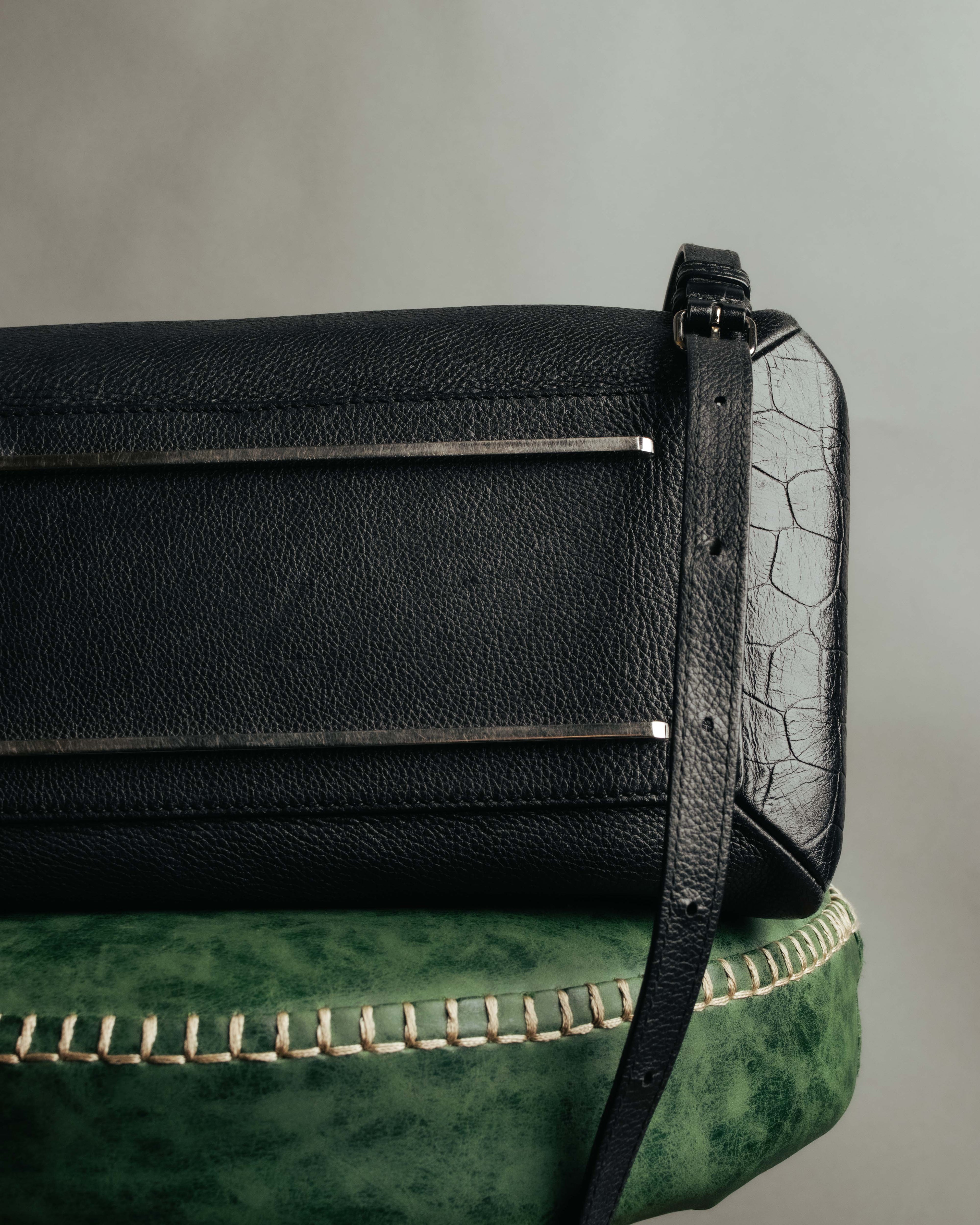 -SPECIAL- “BALENCIAGA” 2013-17 Le dix mixed leather shoulder bag