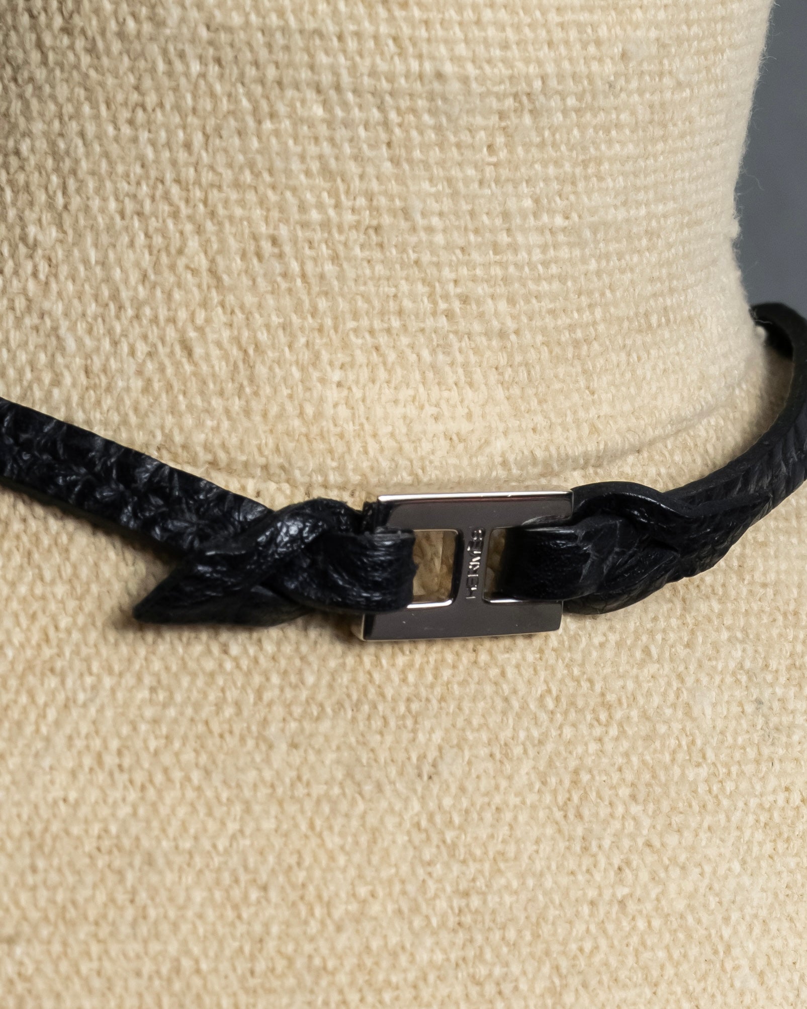 "HERMES" H motif design leather choker