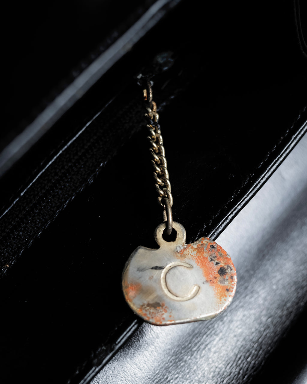 -MOOD Christmas Collection-
"CELINE" 70's Curved organic silhouette bamboo leather hand bag