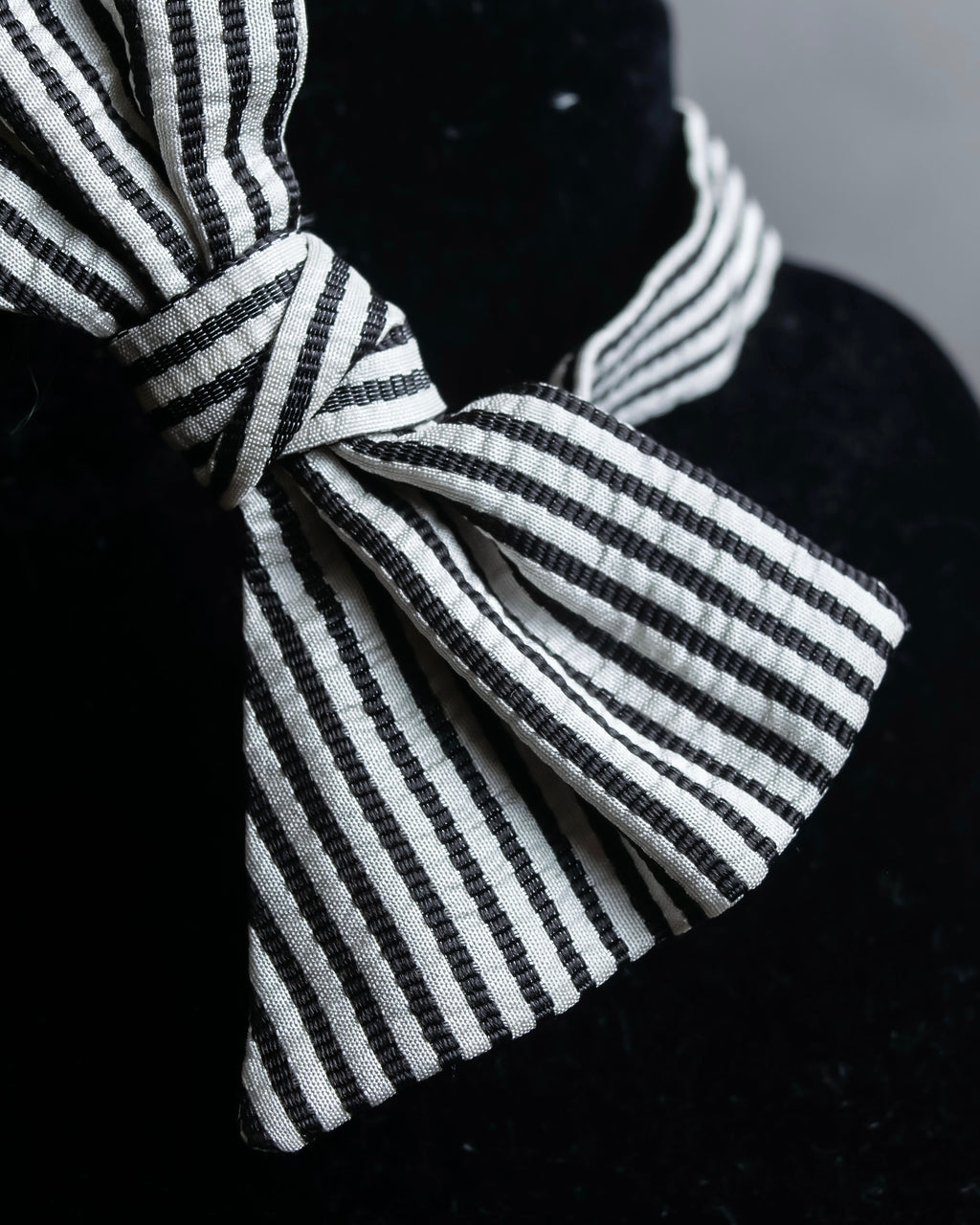"LOUIS VUITTON" Black＆white color striped bow tie