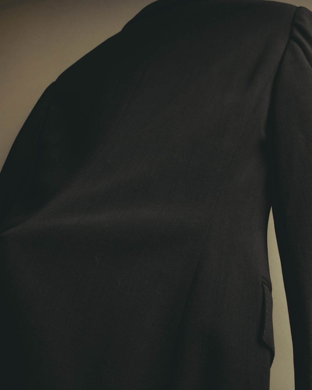 "GUCCI" 90's Sharp black tailored blazer