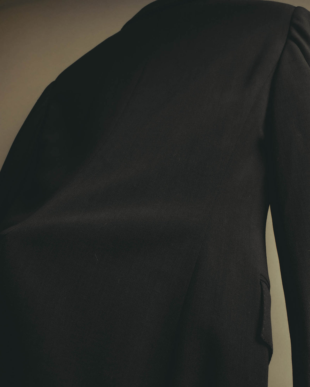"GUCCI" 90's Sharp black tailored blazer