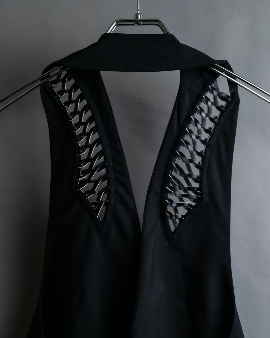 "LOUIS VUITTON" Leather tape cross knit detail vest