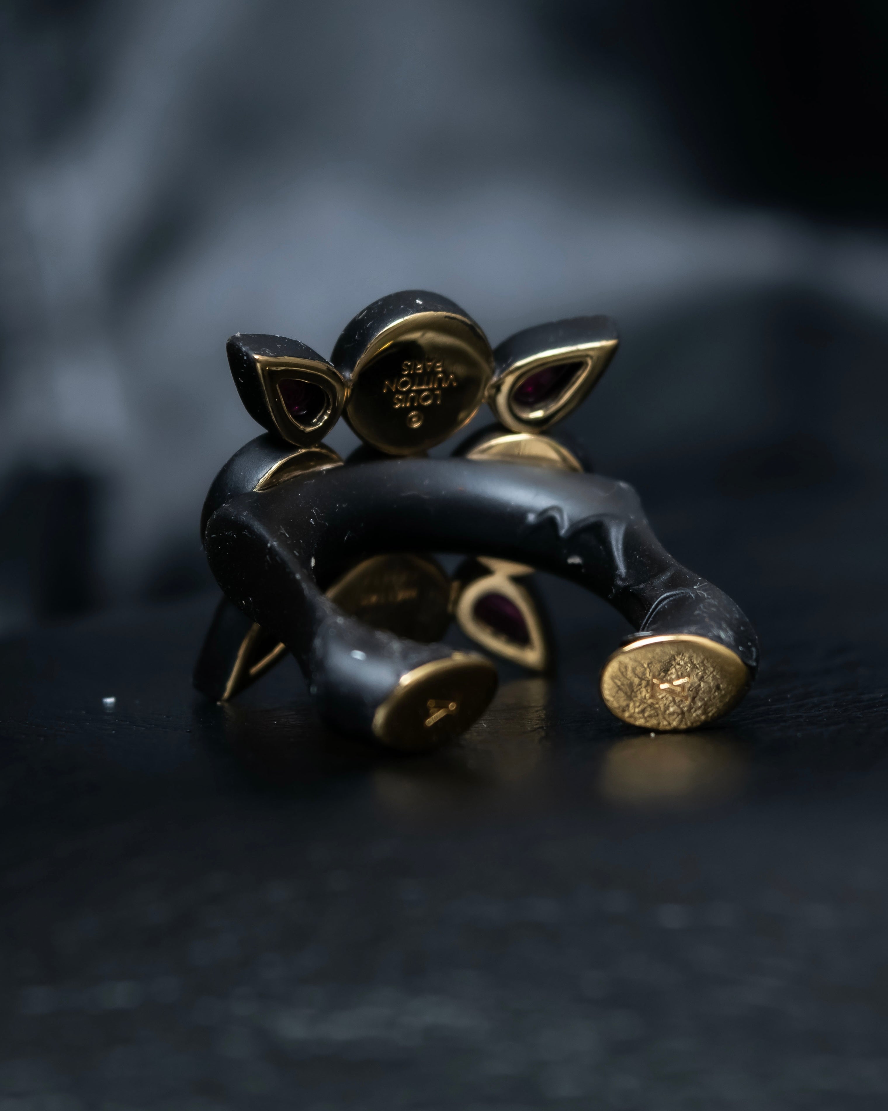 "LOUIS VUITTON"　Geometric color stone ring