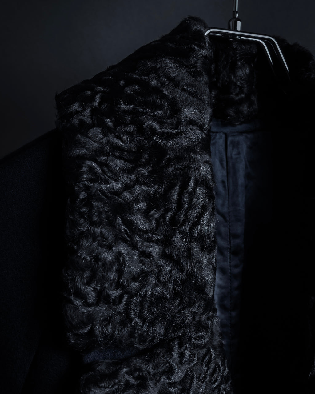 -SPECIAL- "CARUSO"
 Fur collar design belted melton coat
