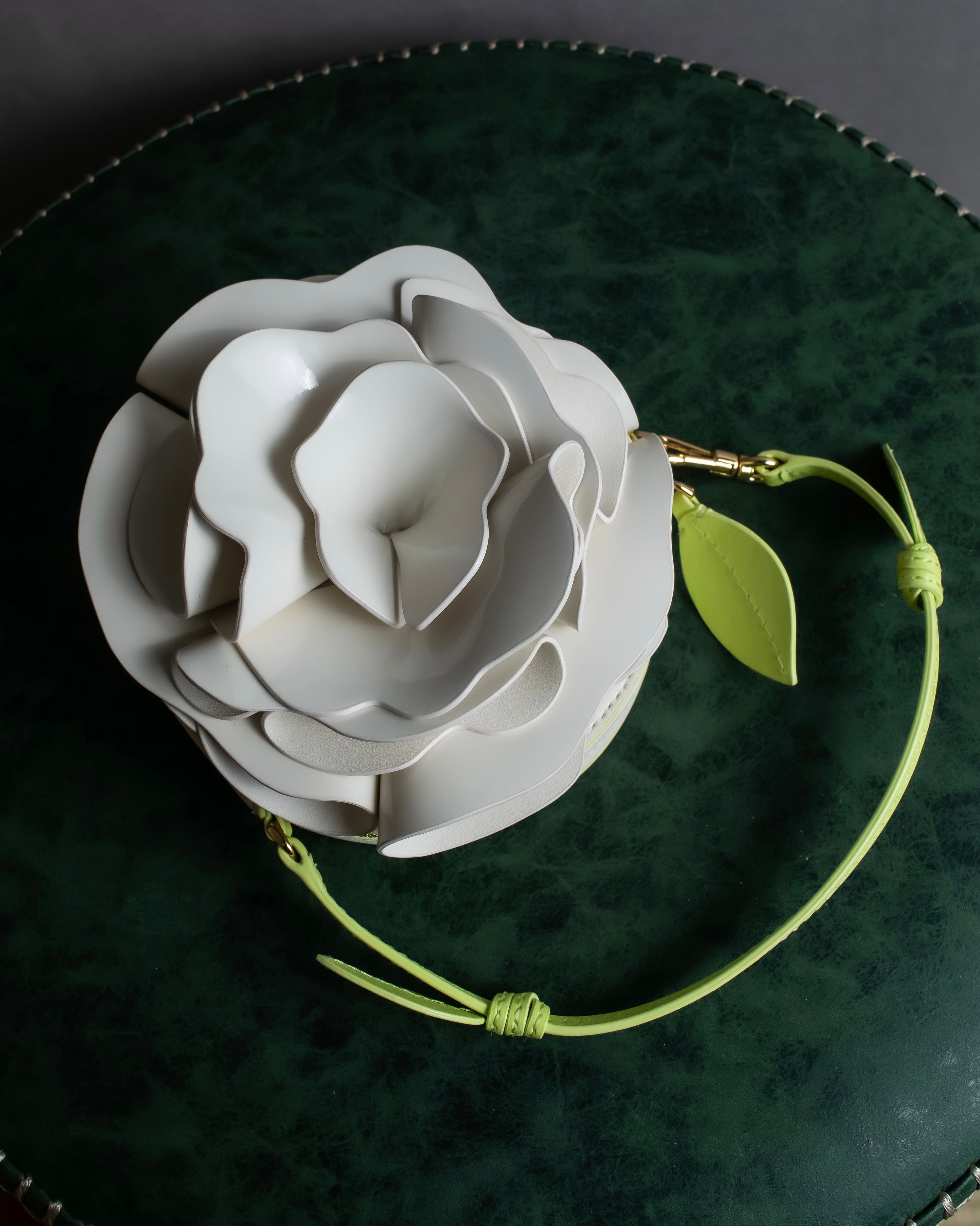 "Kate Spade" 3D rose design round hand bag