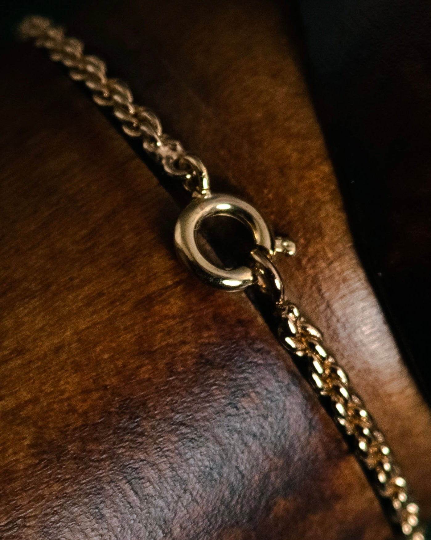 “Christian Dior” 90’s CD circle logo chain bracelet