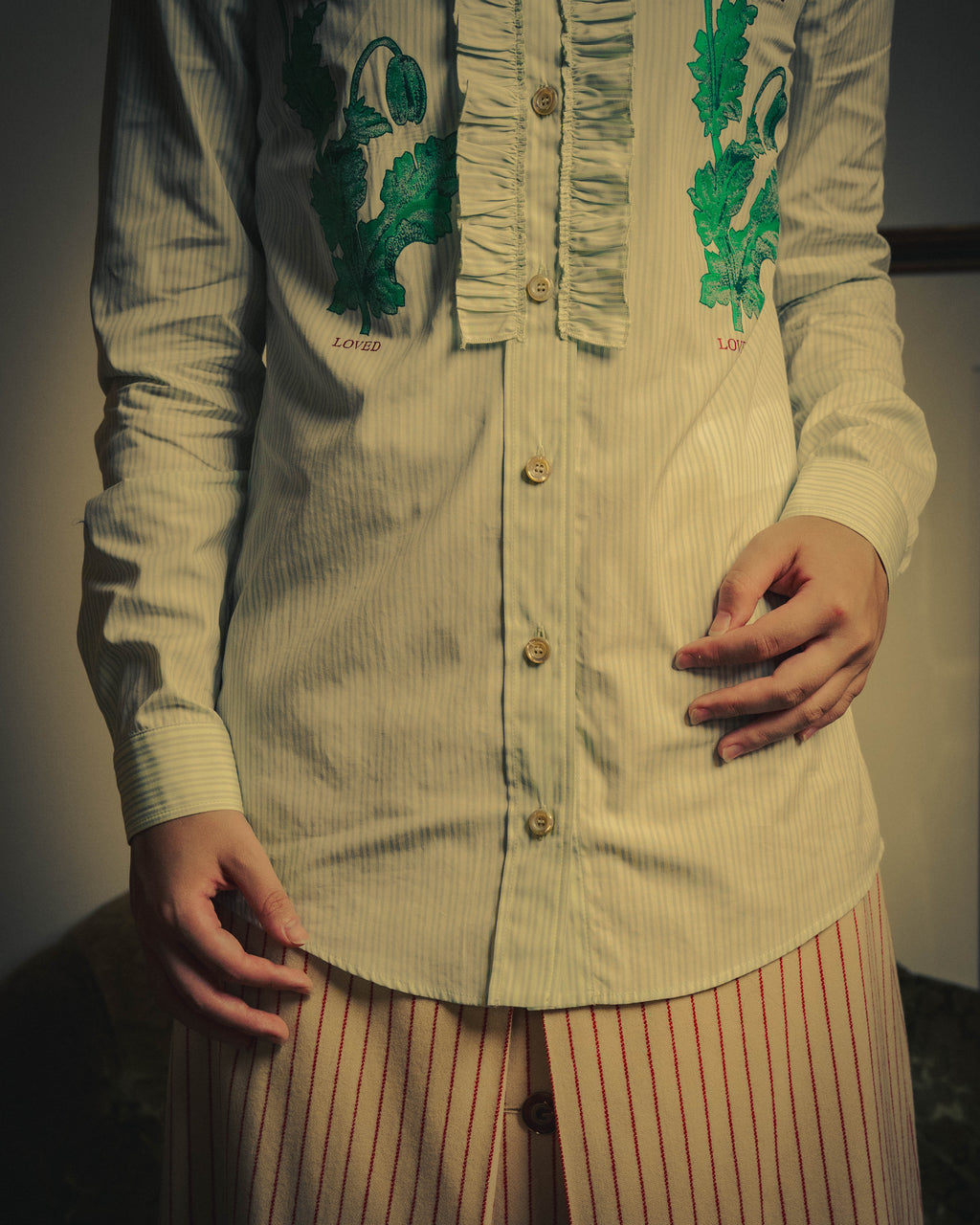 -SPECIAL- “GUCCI” 2017-2019 Floral embroidered ruffled striped shirt