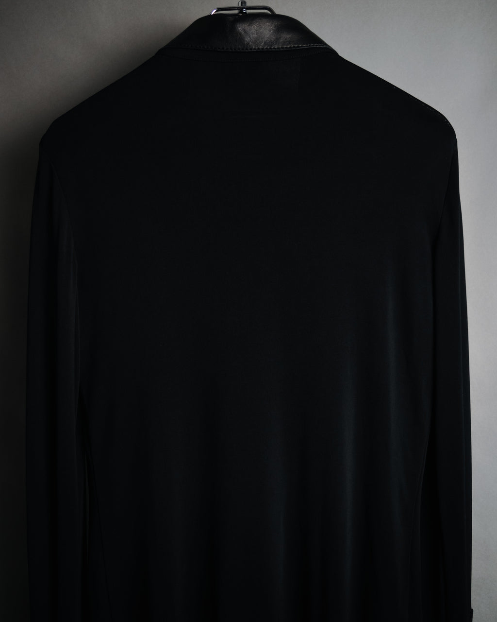 –SPECIAL– "HERMES" 00’s Leather-trimmed viscose evening shirt