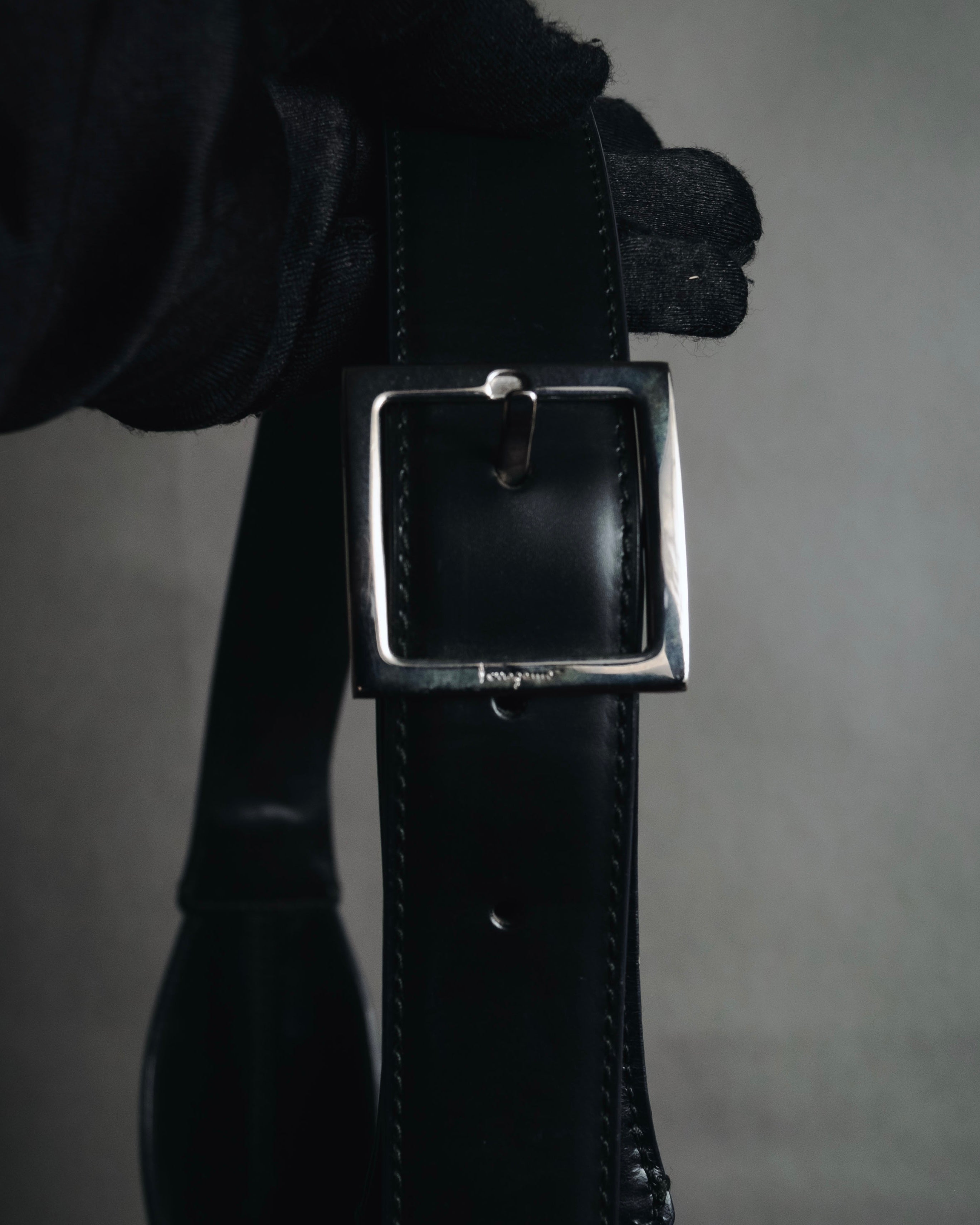 "Salvatore Ferragamo" 90’s-00’s minimalist gancini buckle hobo bag