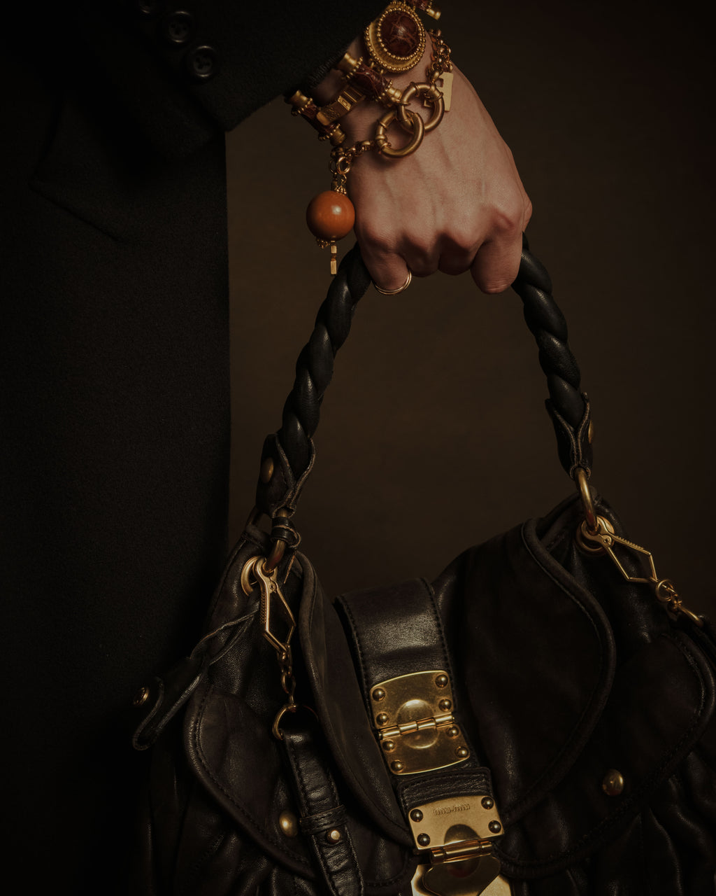 –SPECIAL– "miu miu" 00’s archival matelassé coffer bag