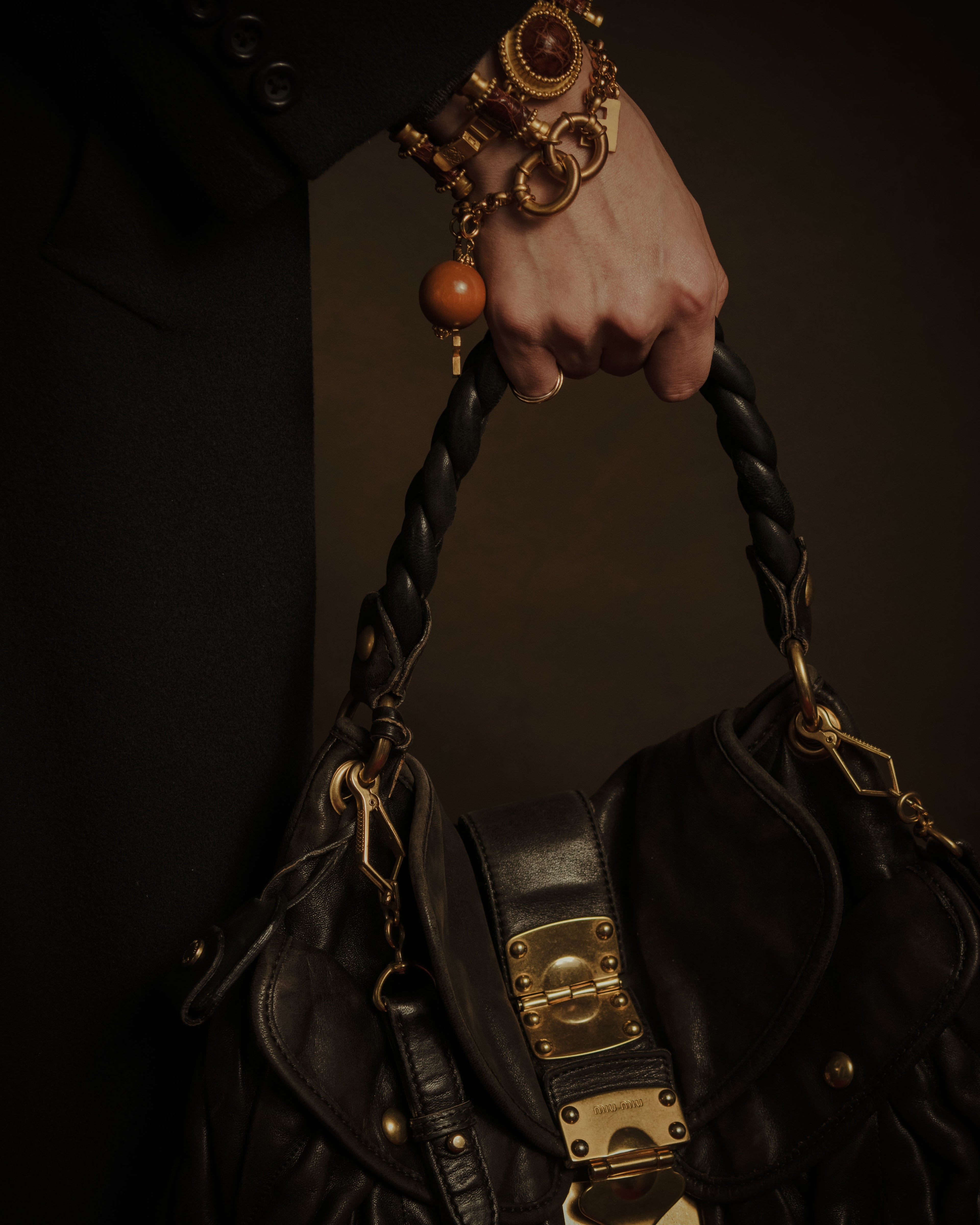 –SPECIAL– "miu miu" 00’s archival matelassé coffer bag