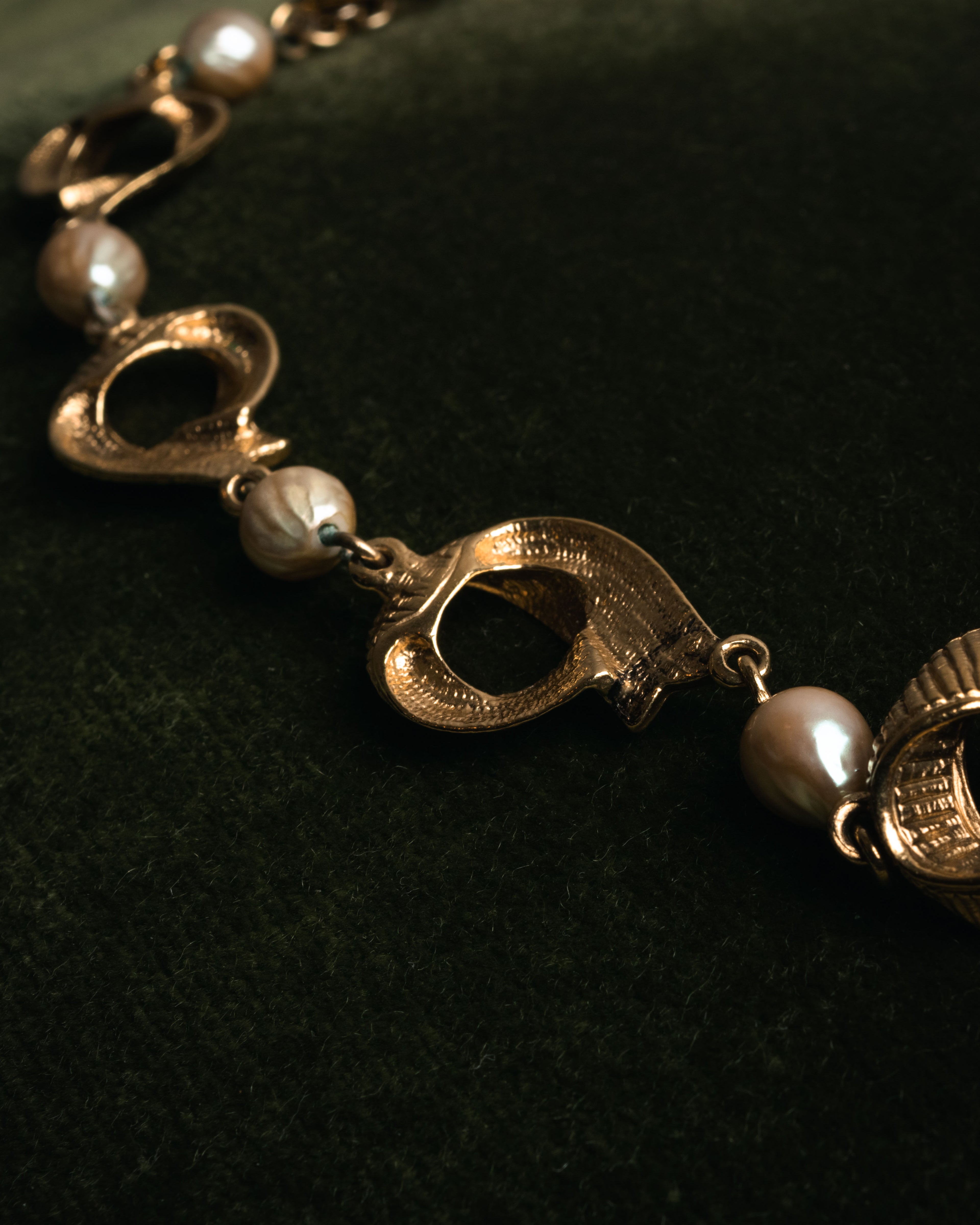 “Yves Saint Laurent” 80’s-90’s Baroque pearl heart motif necklace