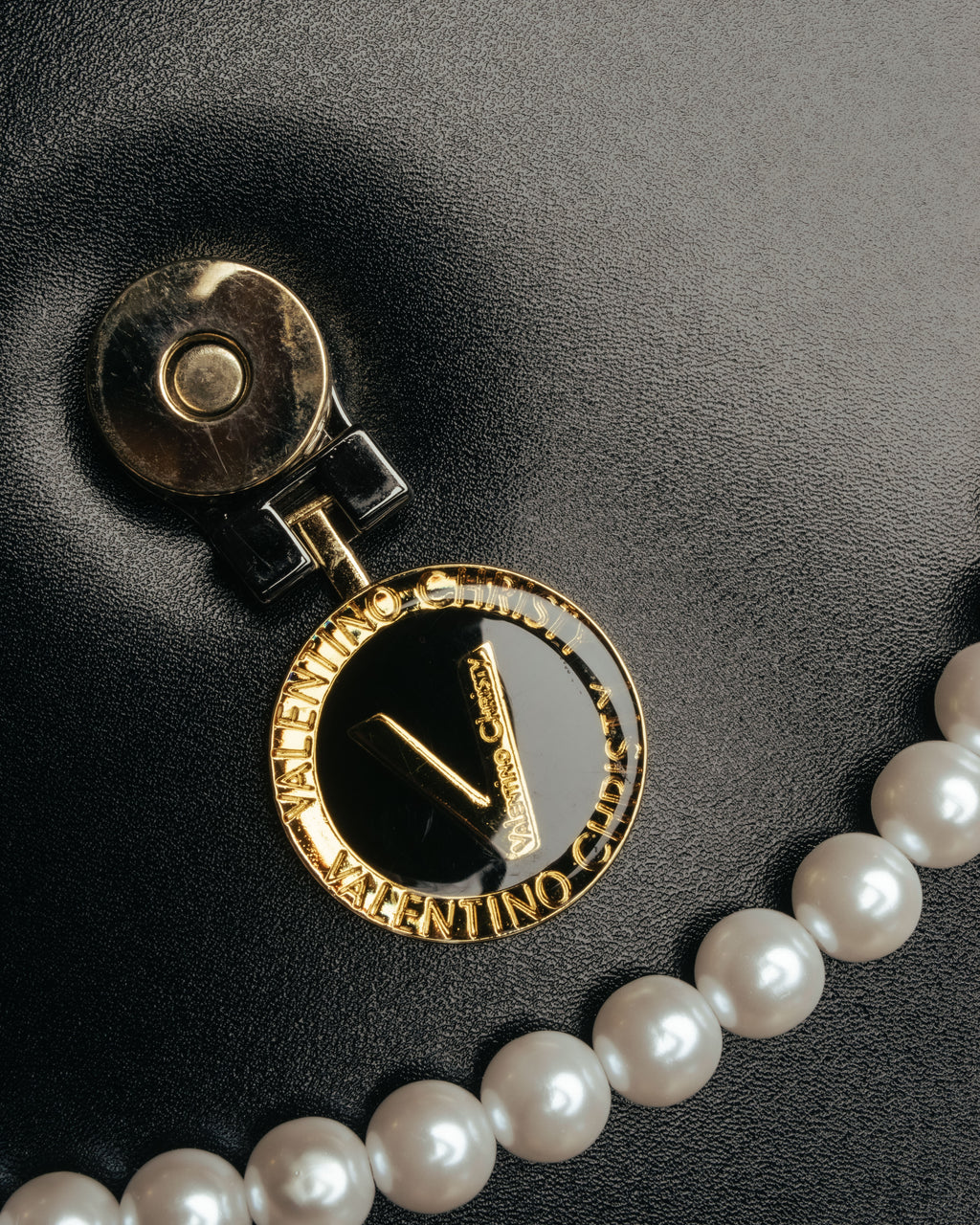 “VALENTINO CHRISTY” 80’s-90’s Pearl chain formal handbag