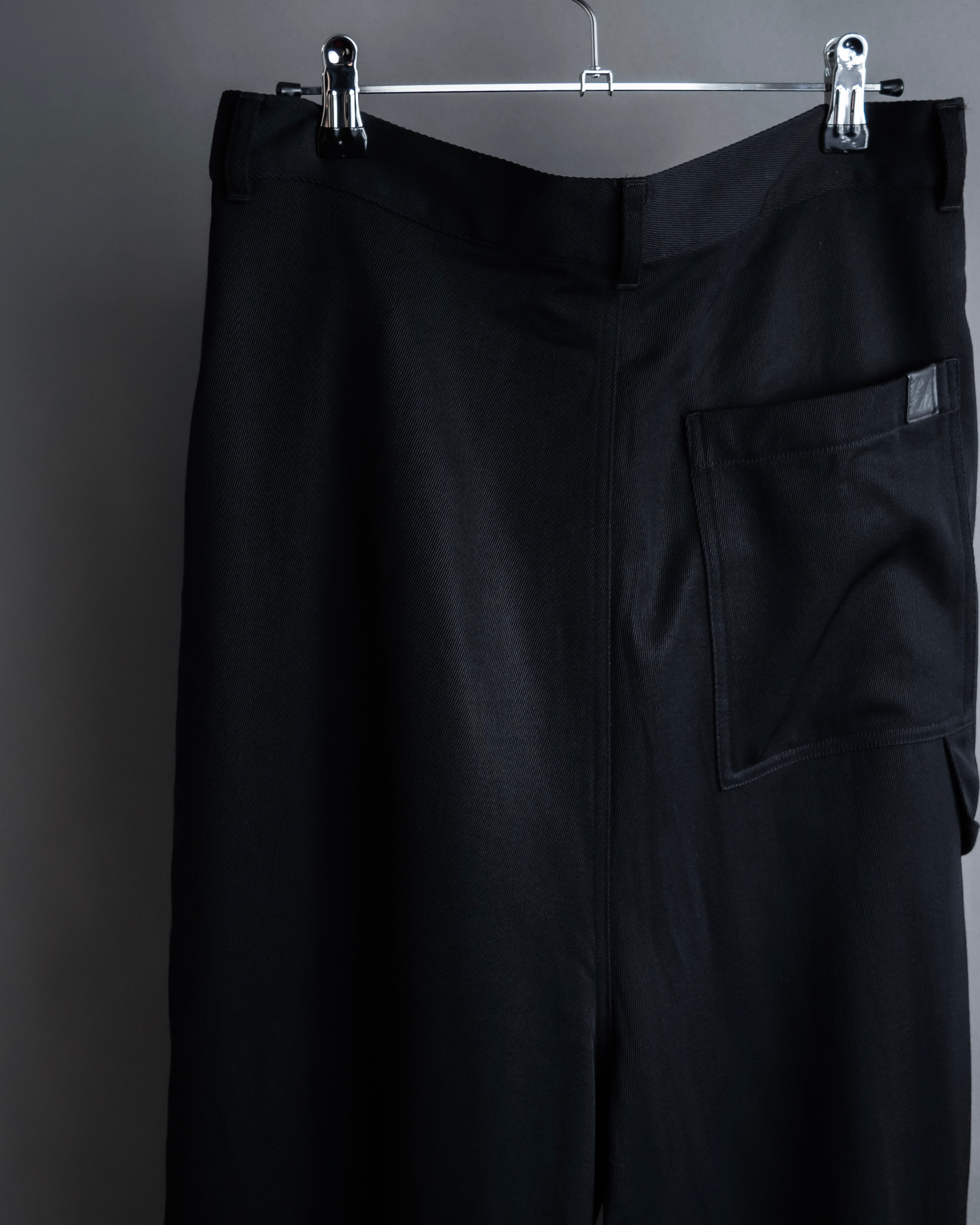 "LOEWE" Three-dimensional pattern design wide slacks