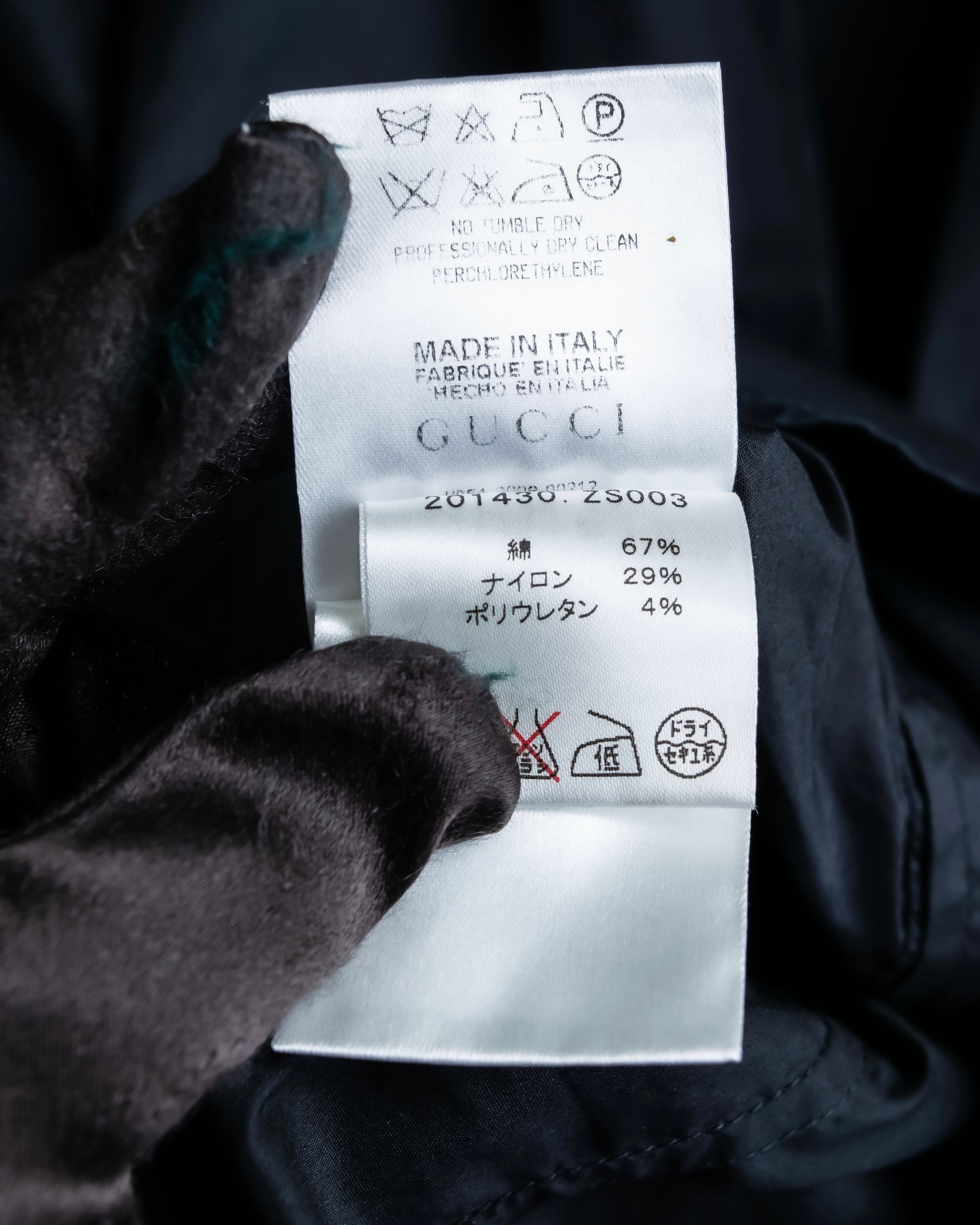 "GUCCI" No collar design gold button accents blouse