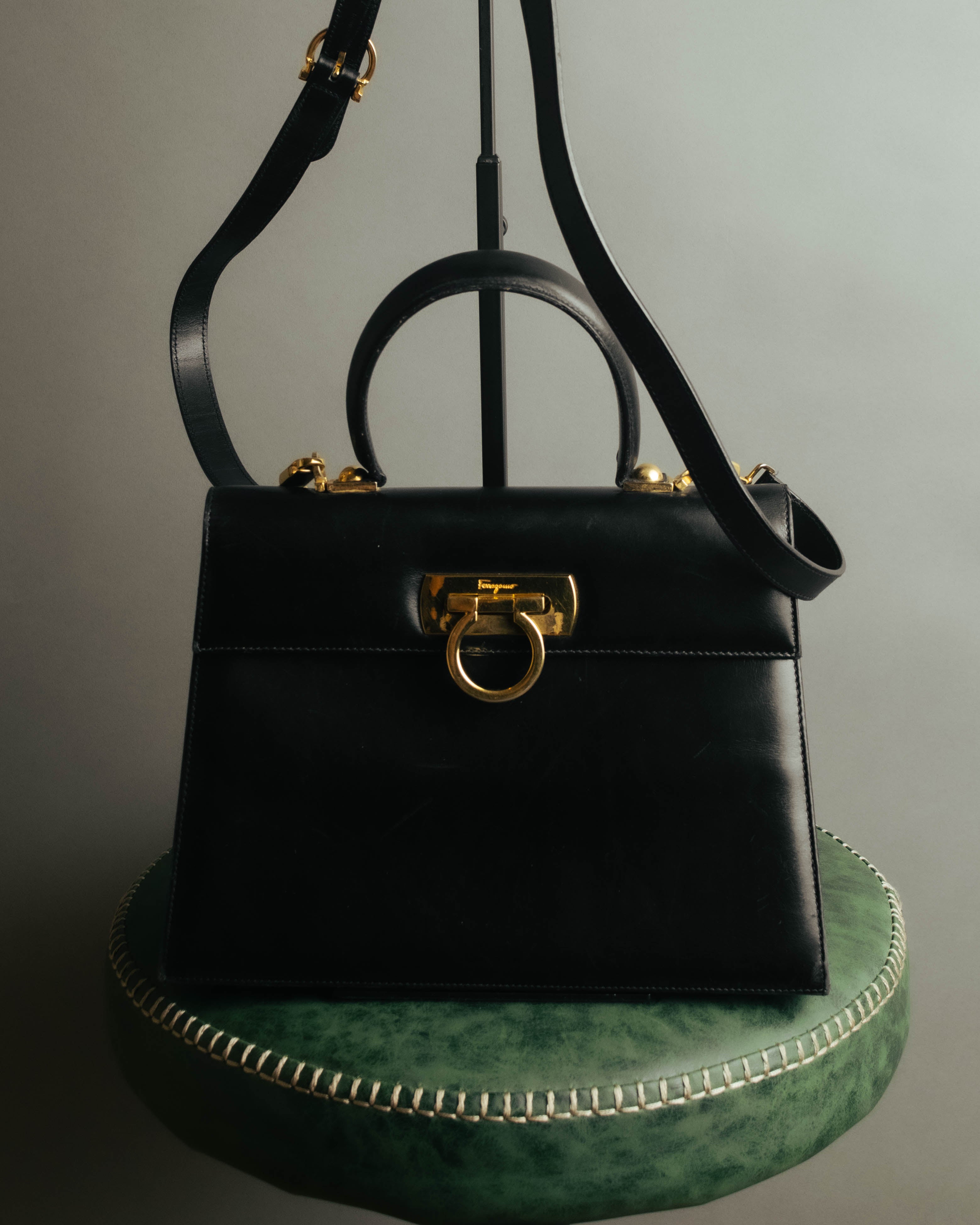 “Salvatore Ferragamo” 90’s-00’s Gancini leather top handle shoulder bag