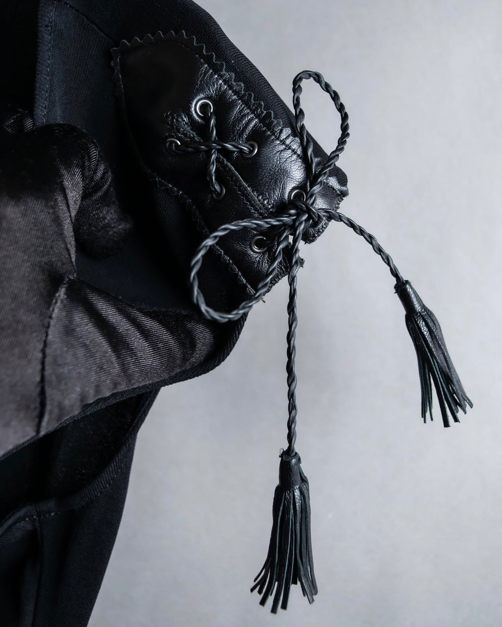 "GIANNI VERSACE" Tassel lace-up design A-line silhouette black dress