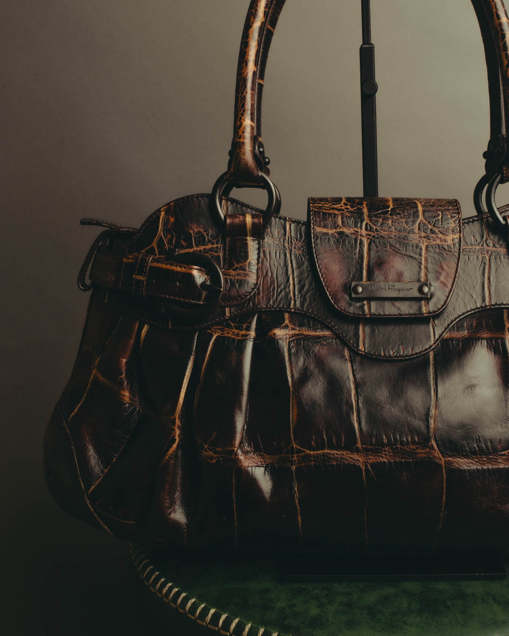 "Salvatore Ferragamo" 00's-10's Glossy crocodile embossed leather handbag
