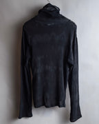 "ISSEY MIYAKE" Layered design high neck delicate knit