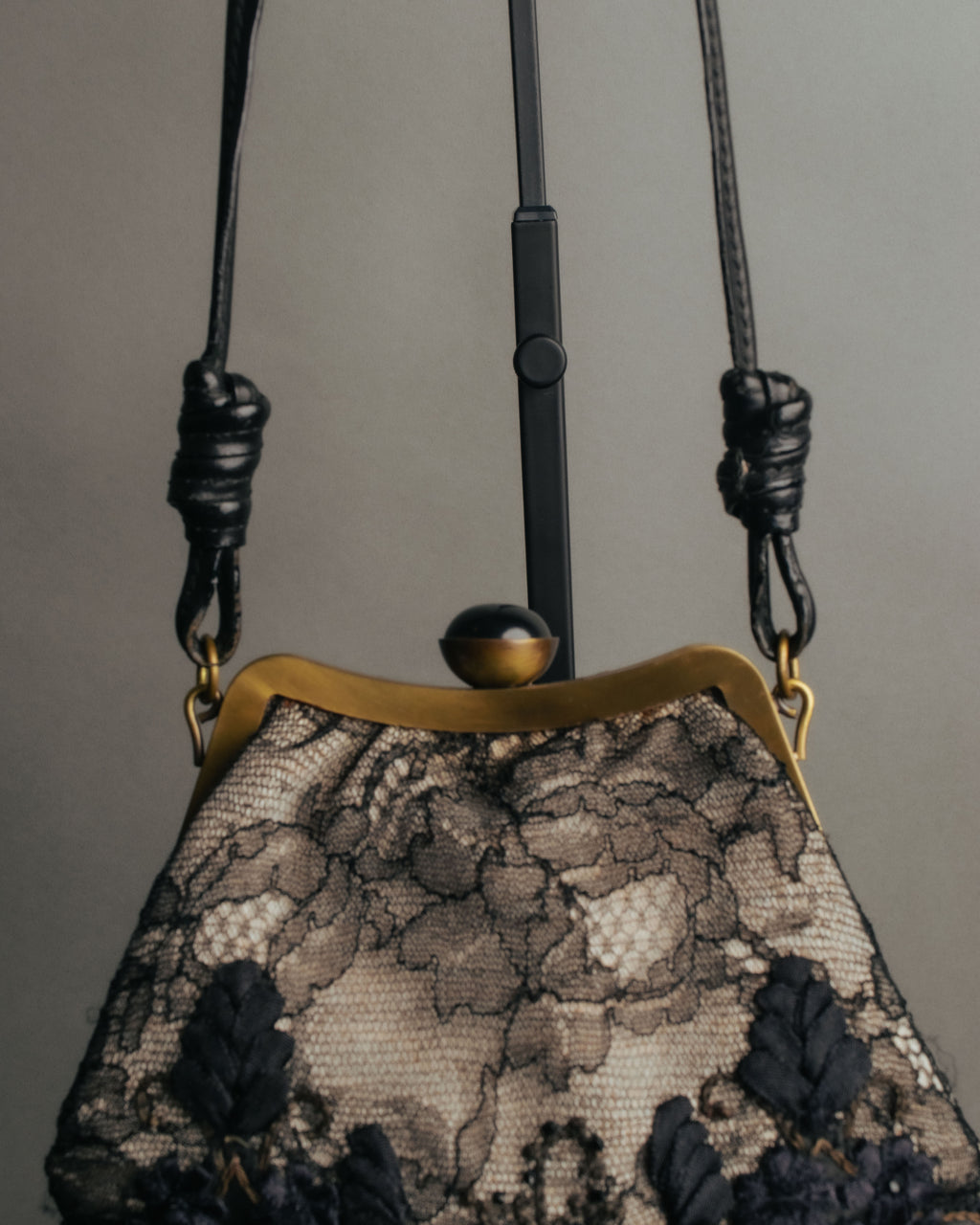 -SPECIAL- “VALENTINO GARAVANI” 2014-2016 lace embellished fringe frame bag