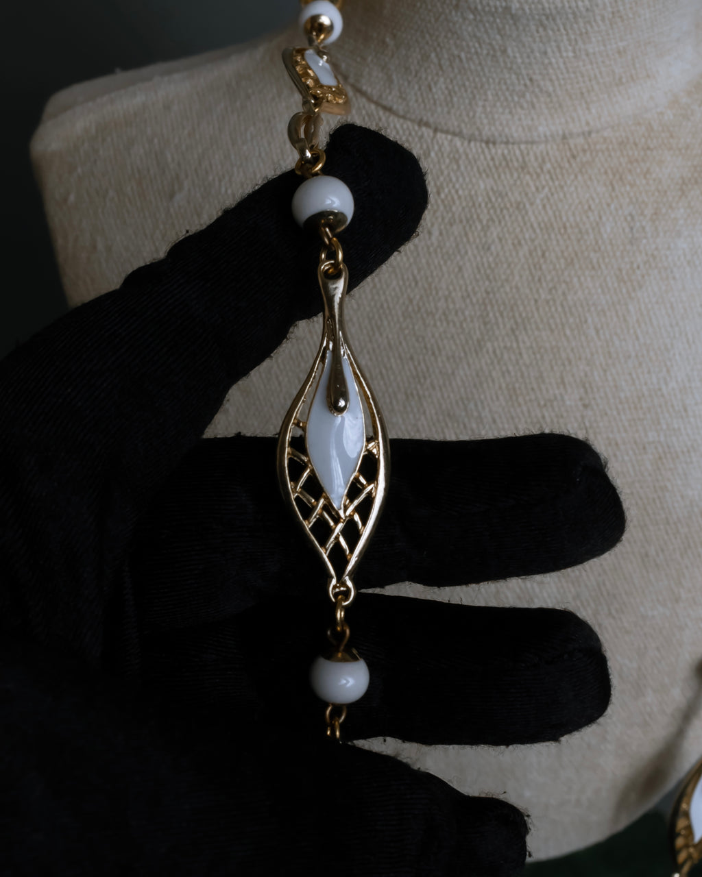 "BALENCIAGA" Leaf motif bijou santoire necklace