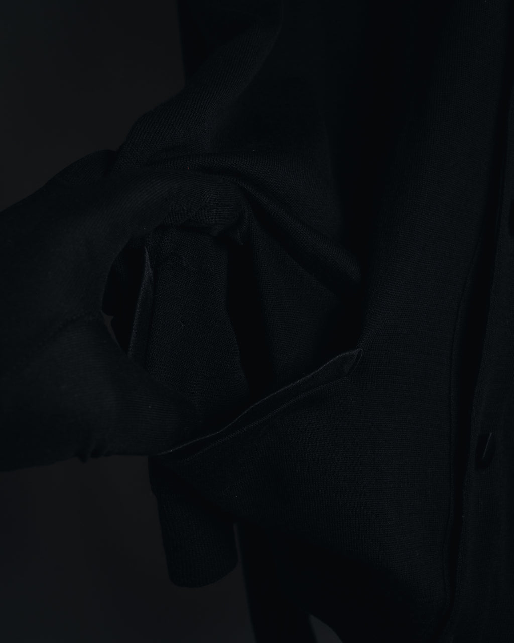 "JIL SANDER" 10’s minimalist satin covered buttons
wool cardigan