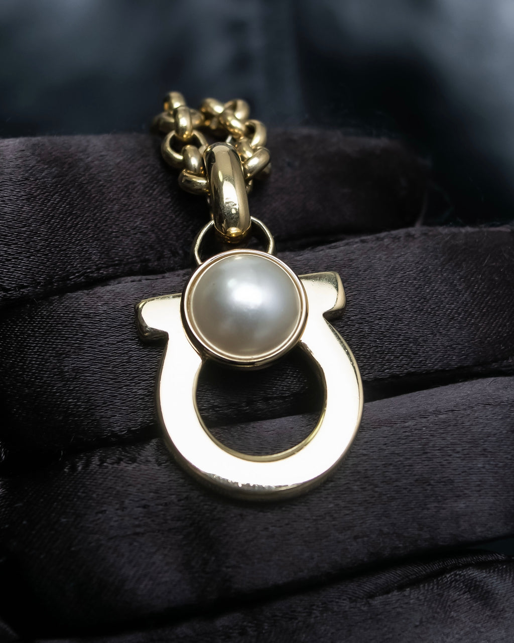 "Salvatore Ferragamo" Gancini design necklace