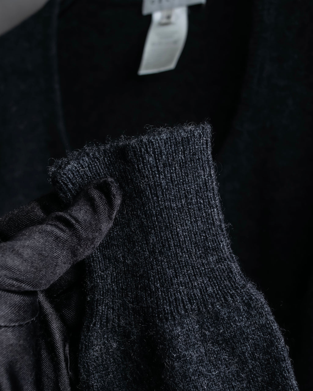 "CELINE" Beautiful U-neck design cashmere knit pullover