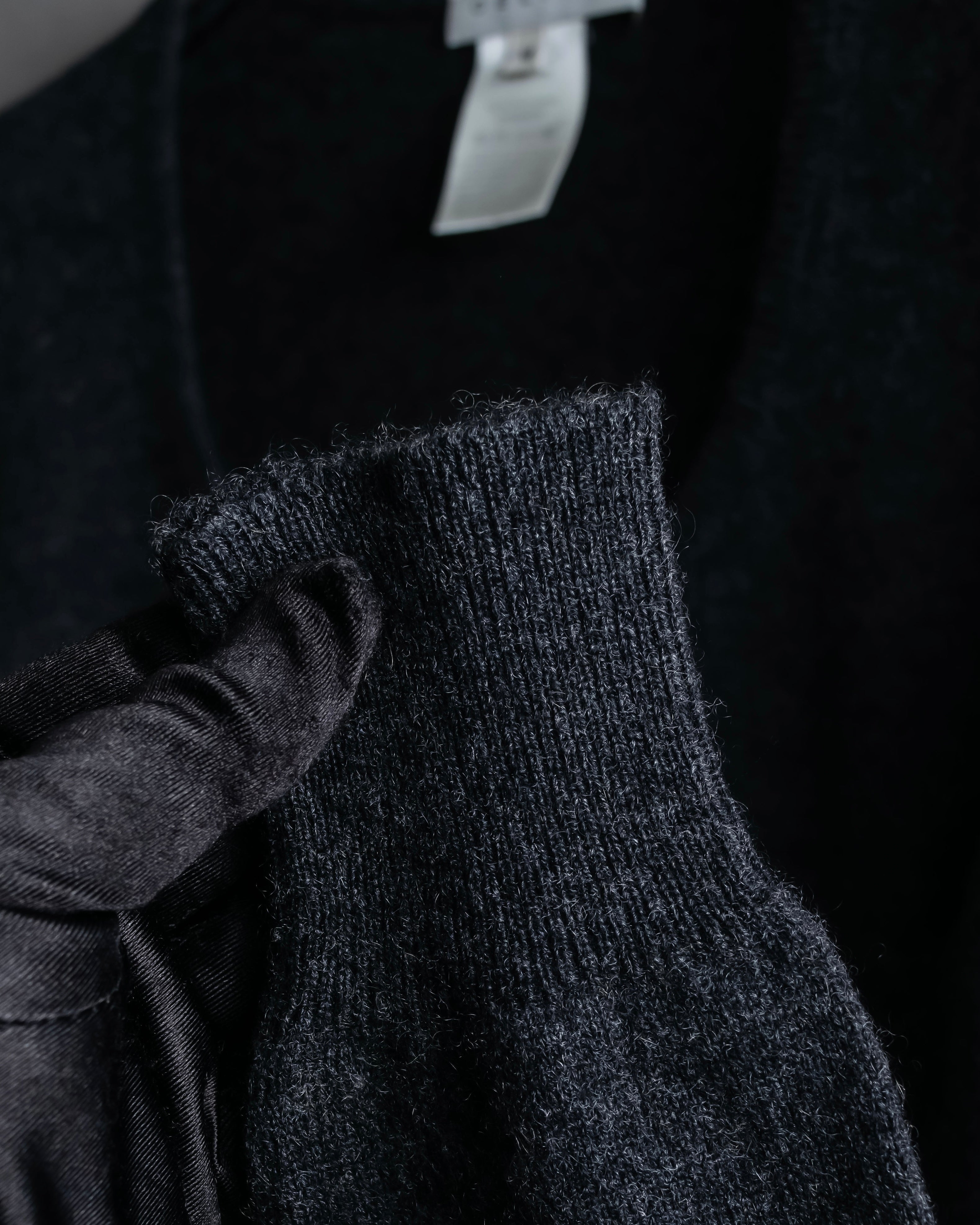 "CELINE" Beautiful U-neck design cashmere knit pullover