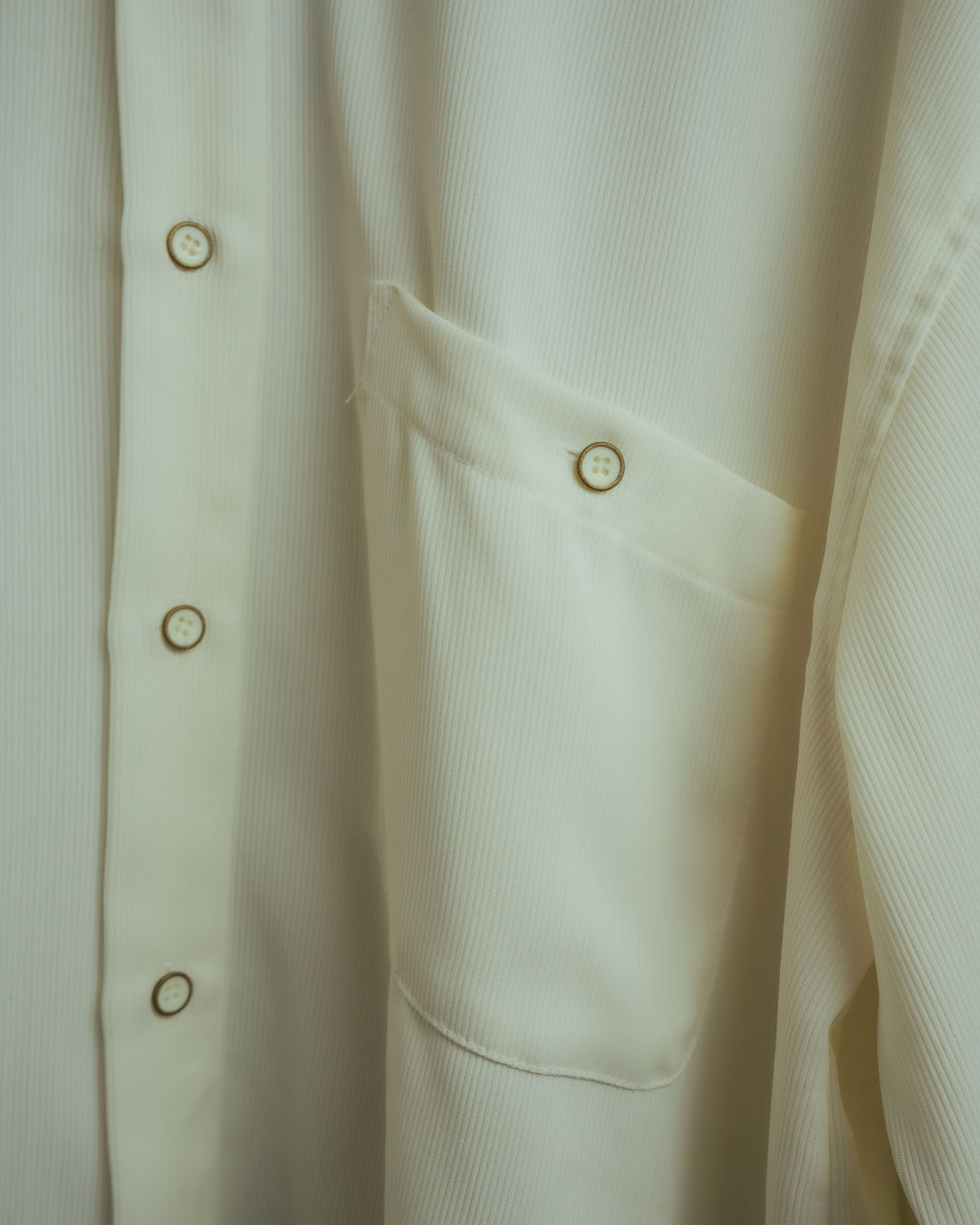 -MOOD Vintage Collections-
90’s Fine ridge ivory drape shirt