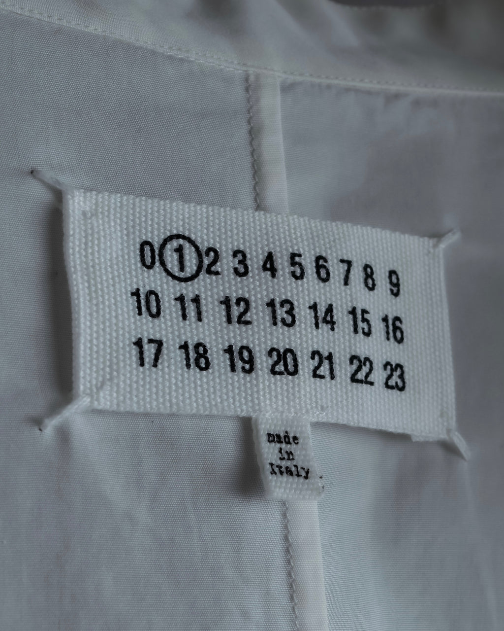 "MAISON MARGIELA" 18AW No-collar design Super long shirt