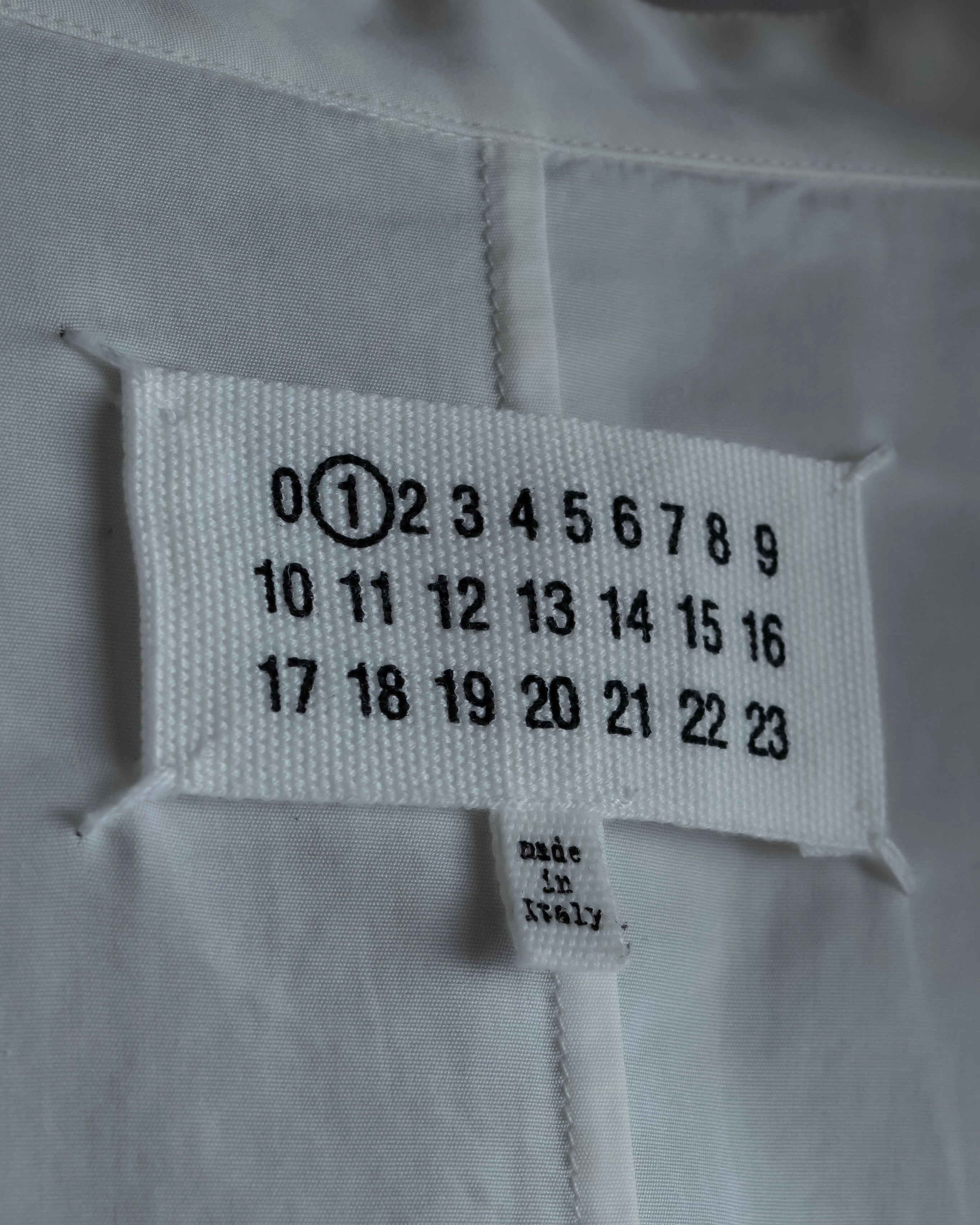 "MAISON MARGIELA" 18AW No-collar design Super long shirt