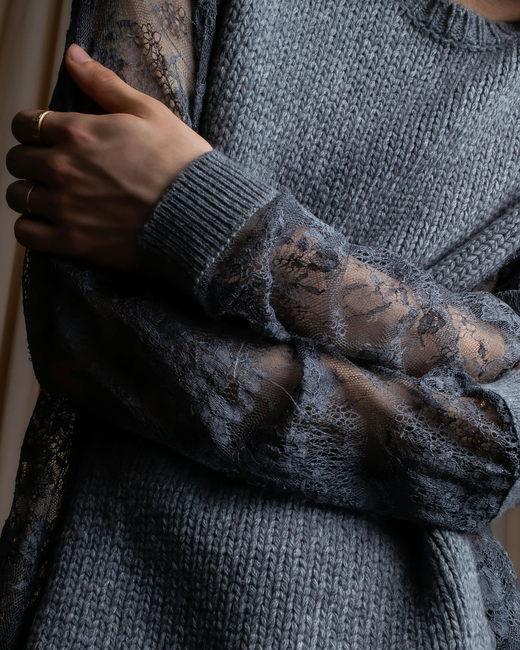 "VALENTINO" Floral lace cable knit docking design pullover