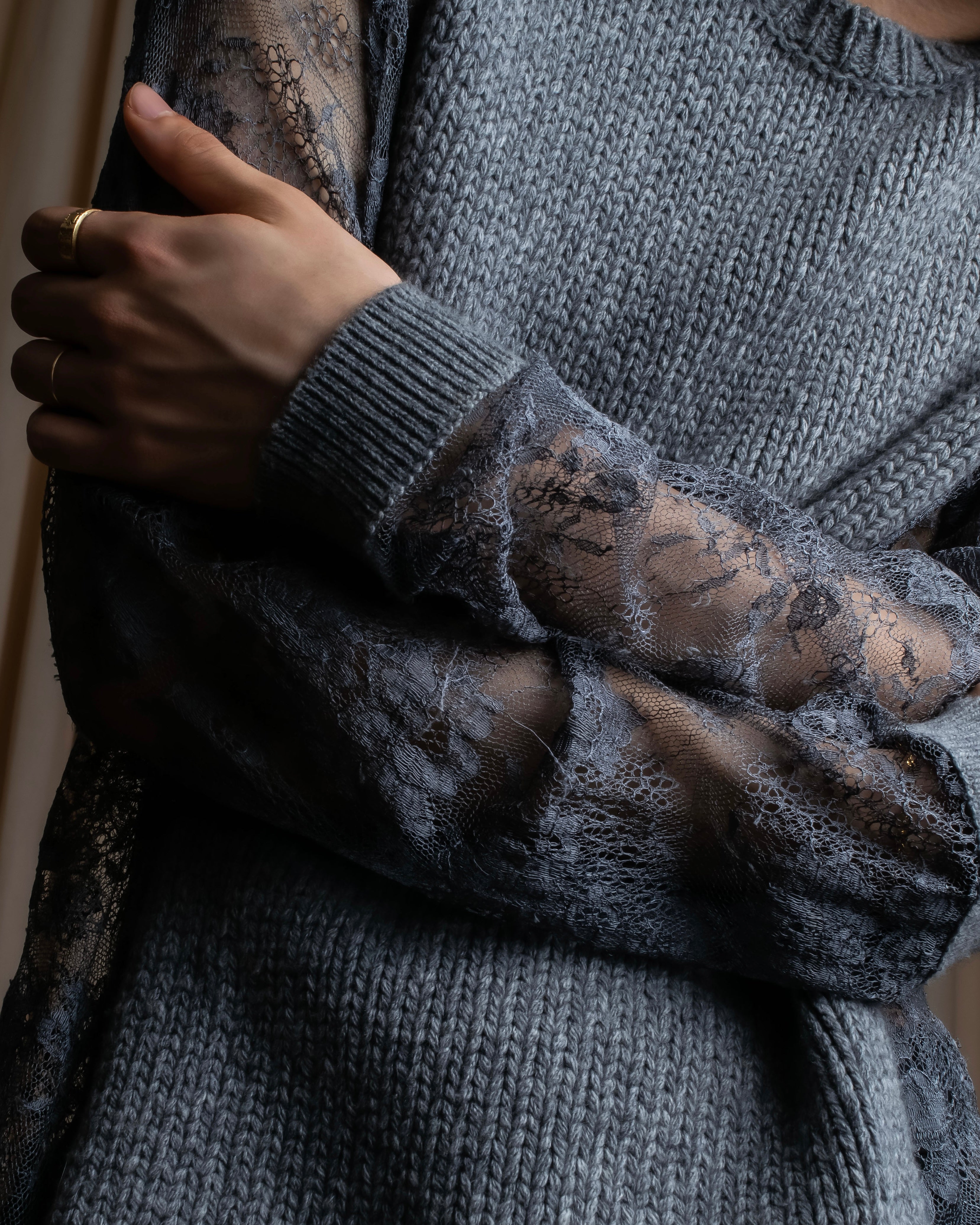 "VALENTINO" Floral lace cable knit docking design pullover