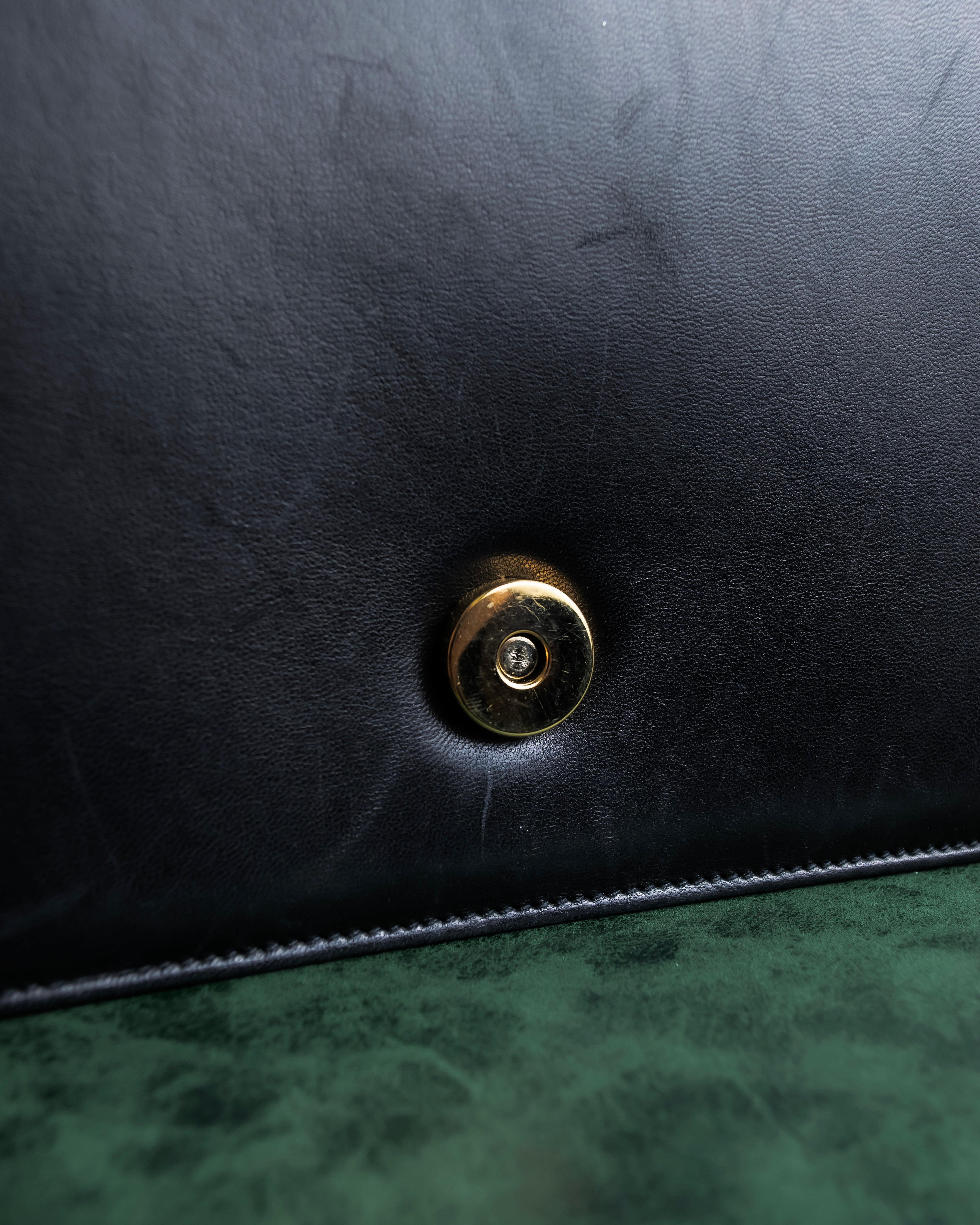 "Salvatore Ferragamo" Horizontal design pumps engraved leather one handle bag