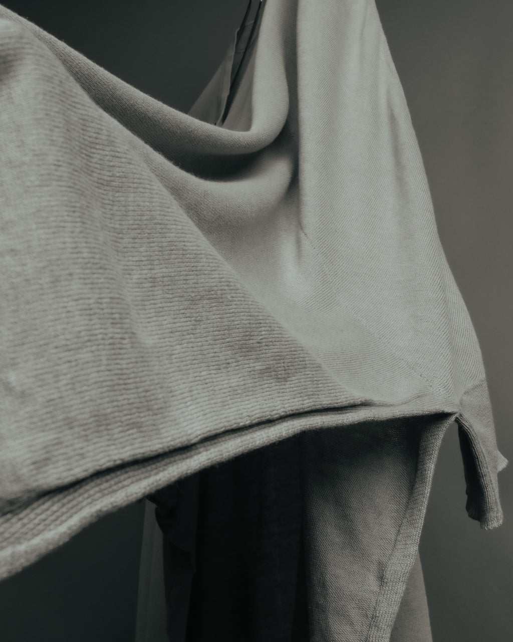 “Maison Martin Margiela” 2012SS line 4 oversized draped knit cardigan