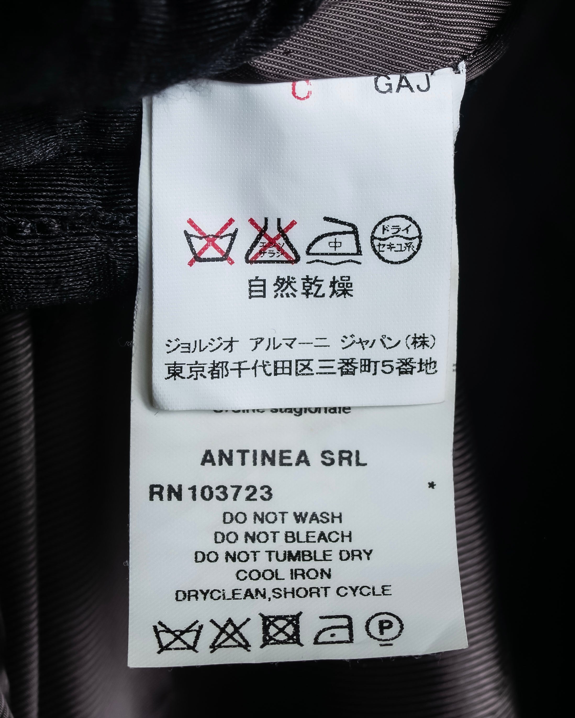 "ARMANI COLLEZIONI" Three-dimensional twill stand up collar long coat