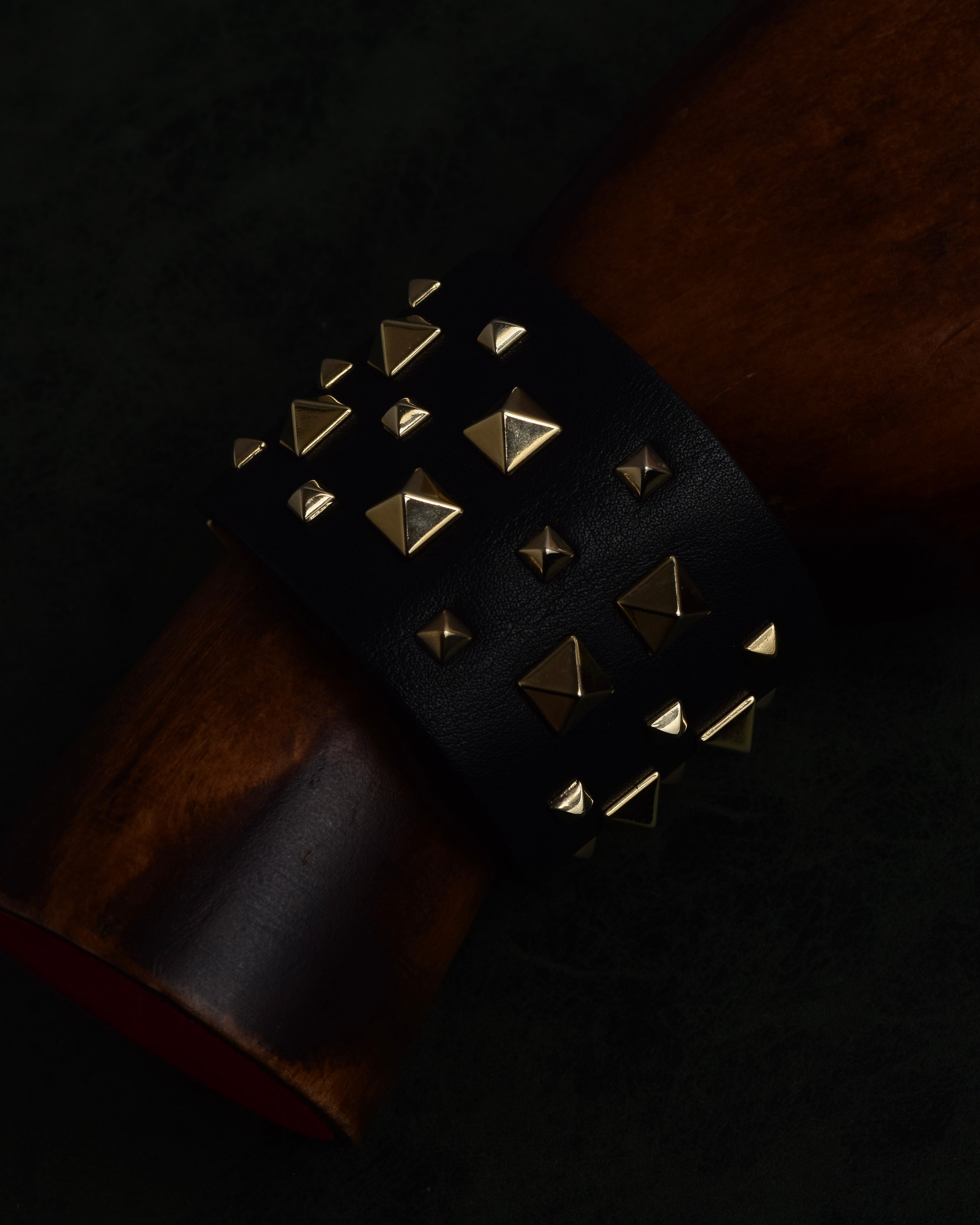 "VALENTINO" Pyramid stud design double buckle leather bracelet