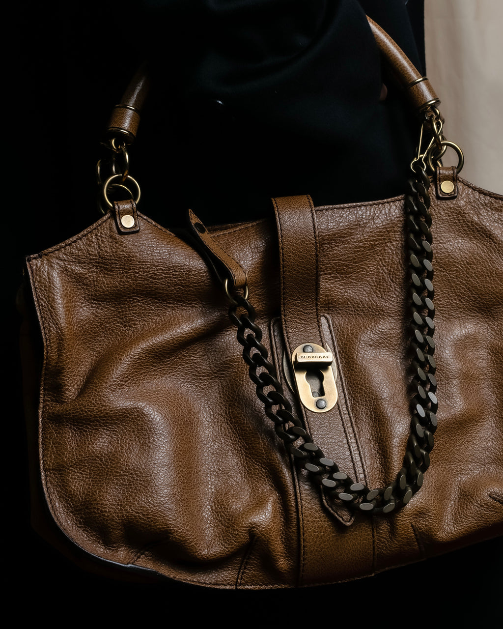 "BURBERRY" Chain design grained full grain leather shoulder bag