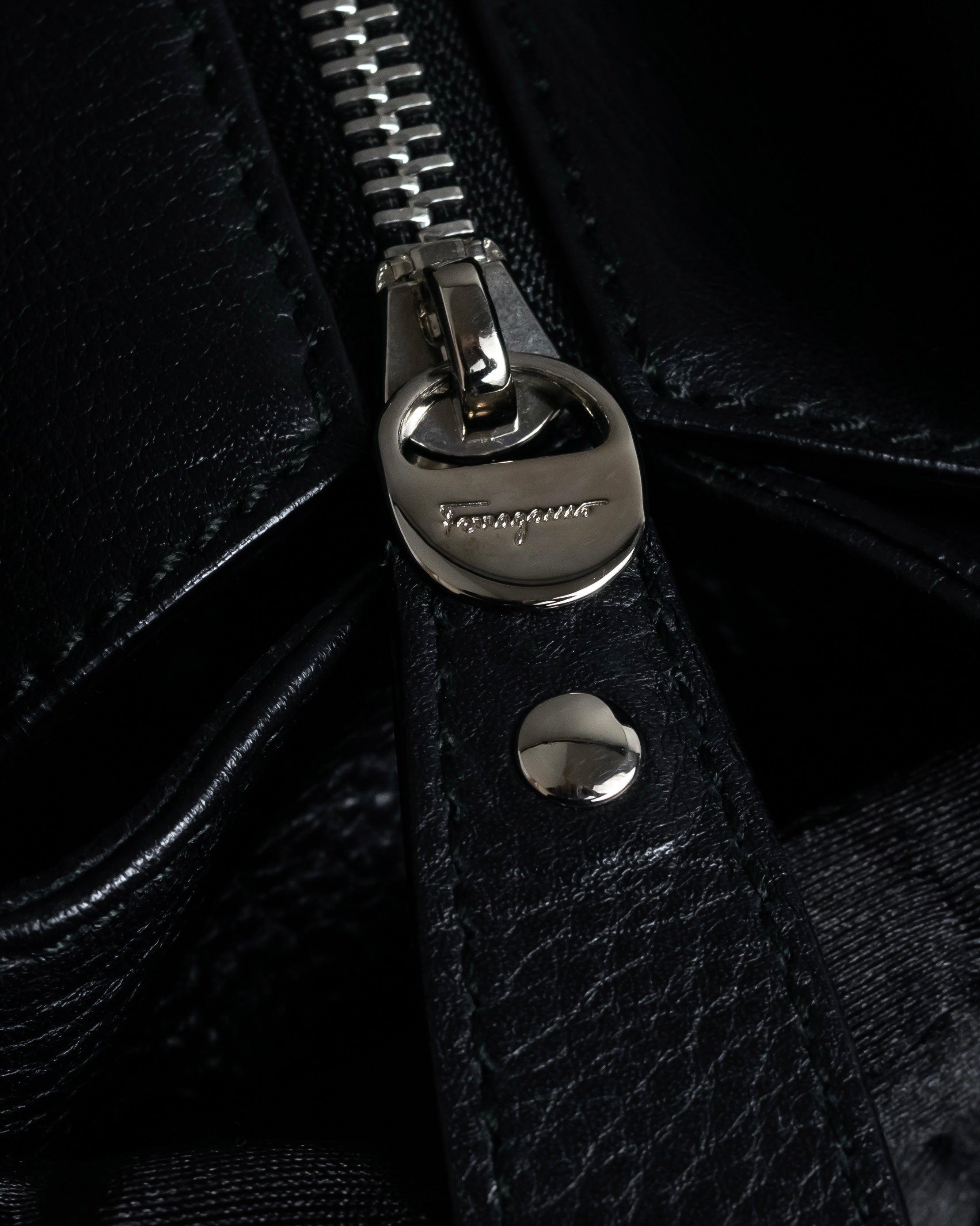 "Salvatore Ferragamo" Gancini motif gathered design leather bag