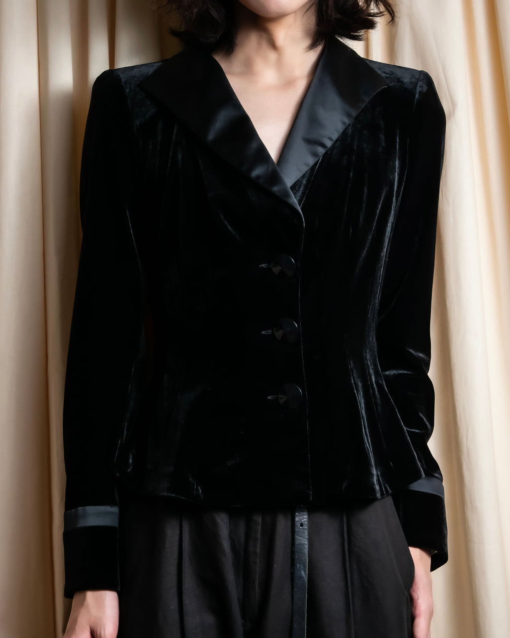 "ARMANI COLLEZIONI" Satin switched design velvet jacket