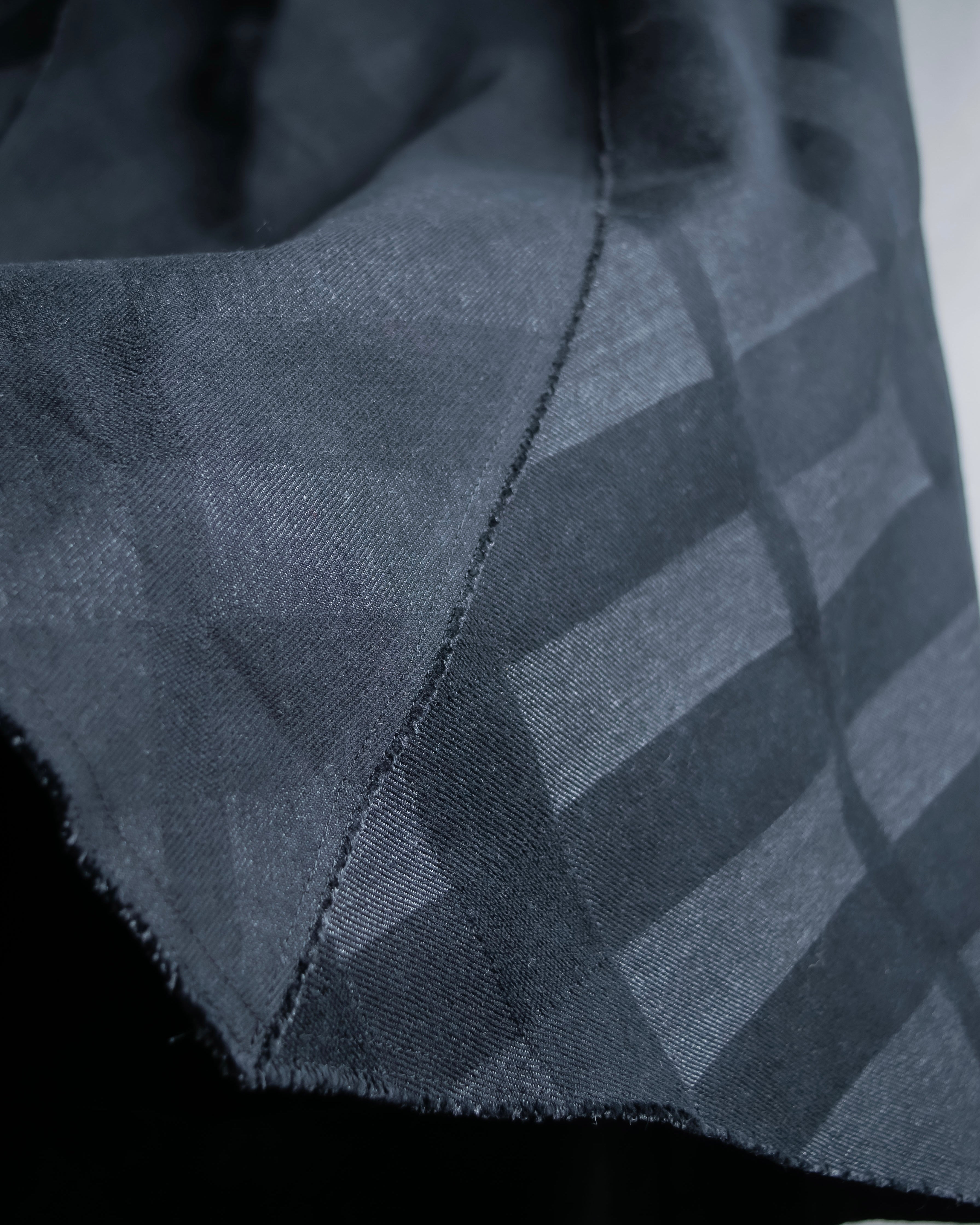 "BURBERRY" Tone-on-tone check pattern flared skirt