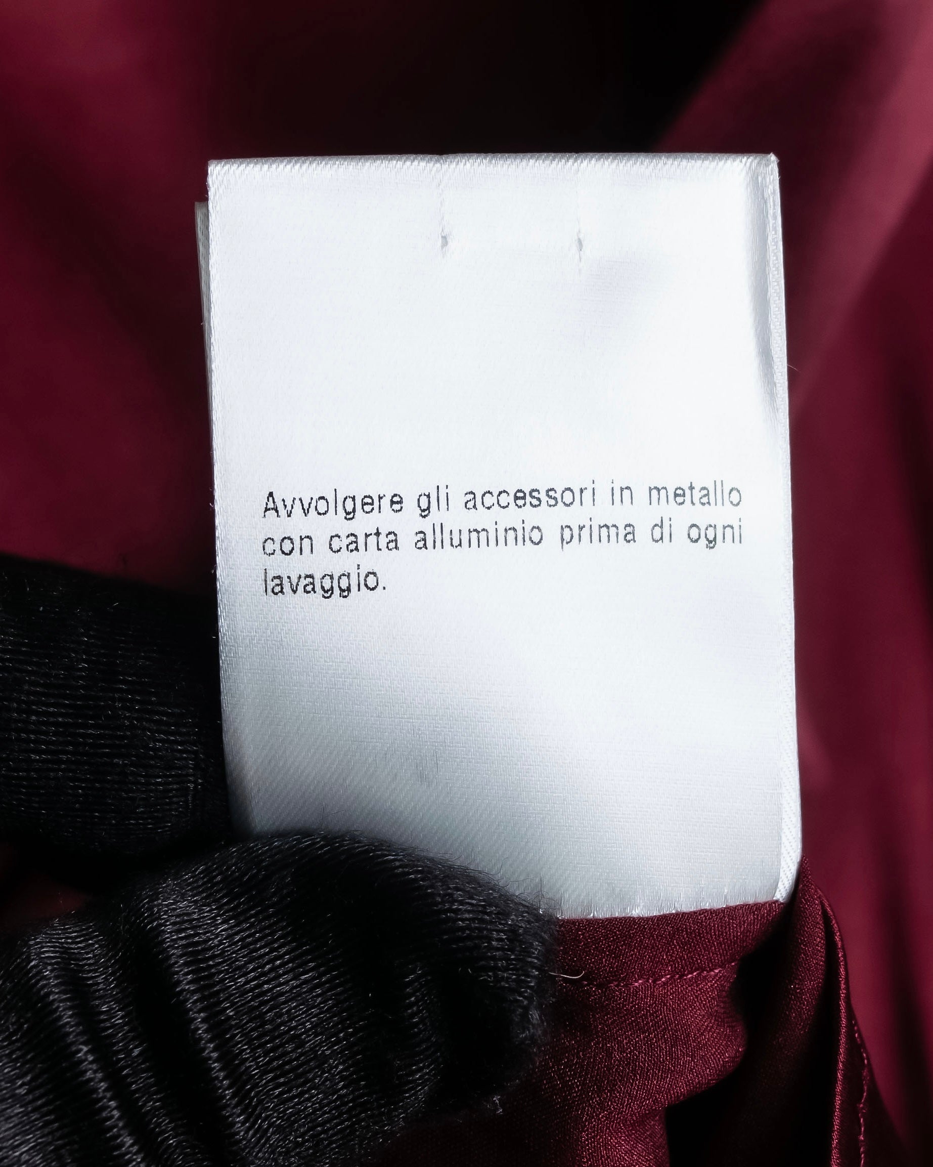 "GUCCI" Beautiful burgundy color silk bowtie shirt