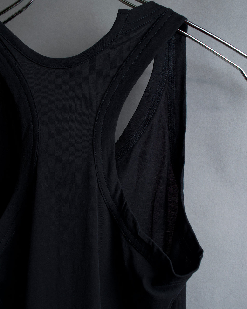 "YOHJI YAMAMOTO FEMME" 13SS
Shoulder cutting sleeveless pullover