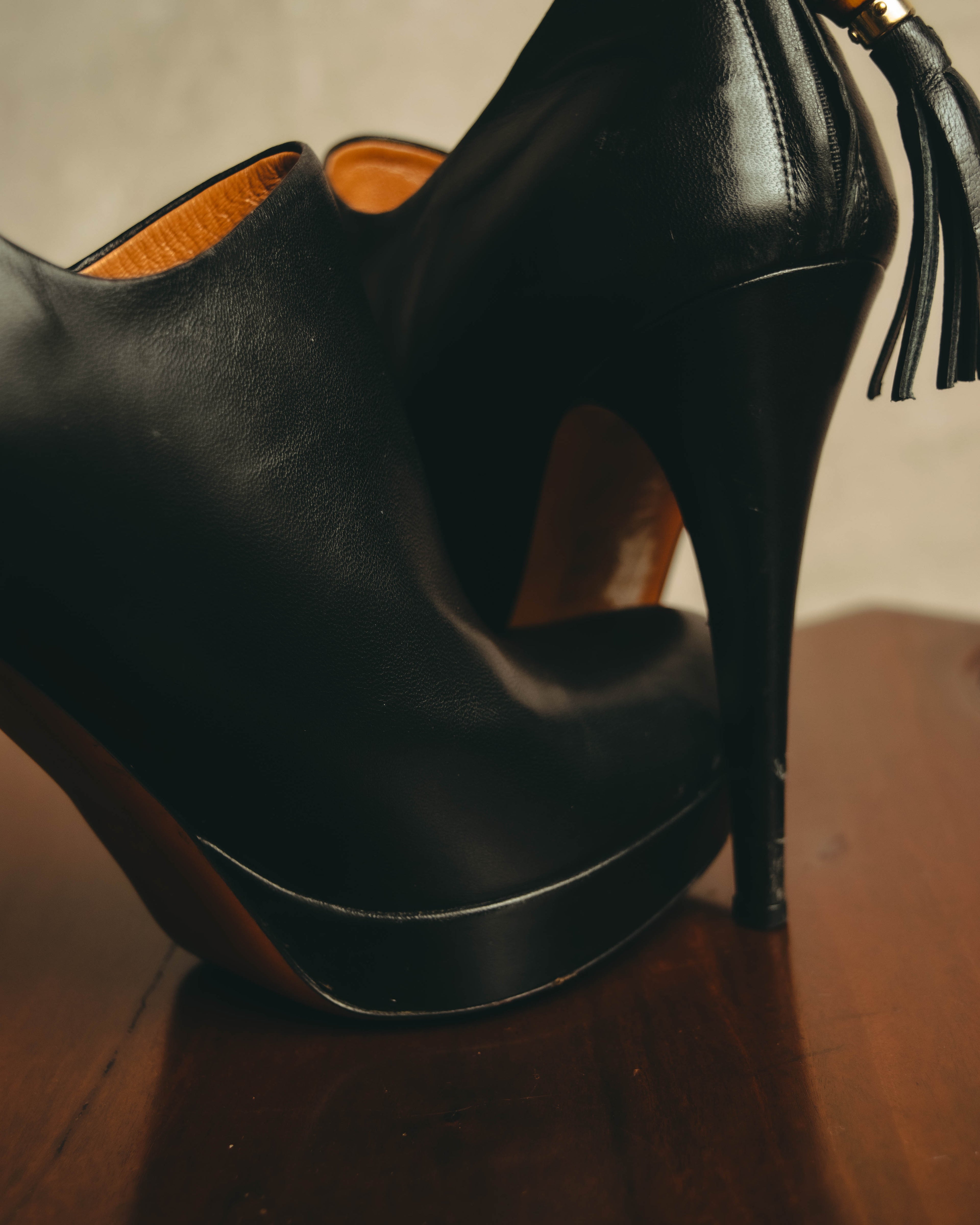 -SPECIAL- "Gucci" 10's Vintage bamboo tassel leather platform booties
